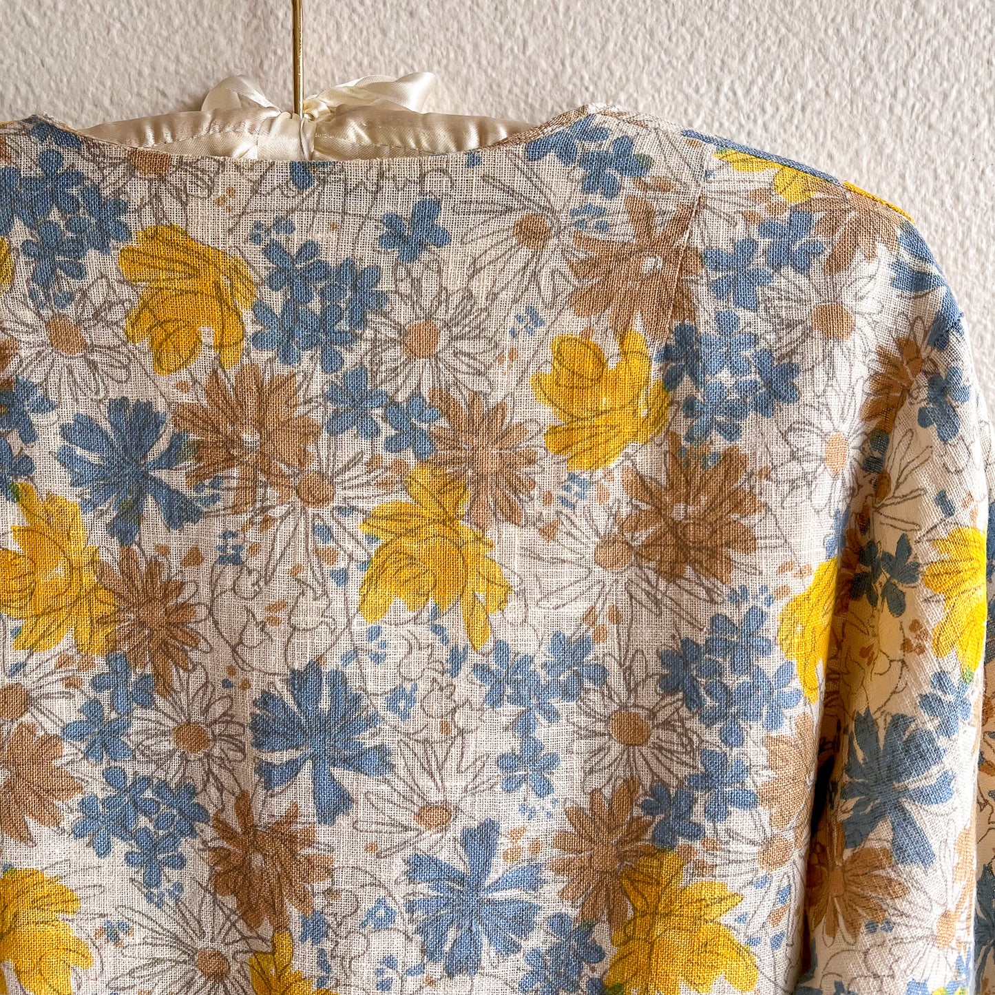 1960s Vera Blue and Yellow Floral Summer Blouse (S/M)