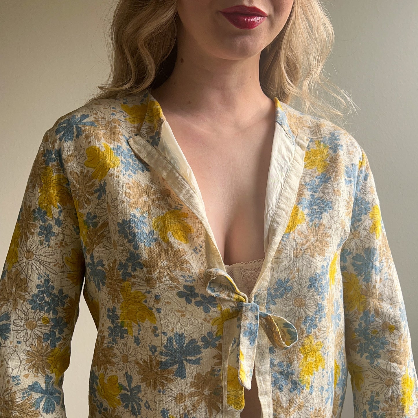1960s Vera Blue and Yellow Floral Summer Blouse (S/M)
