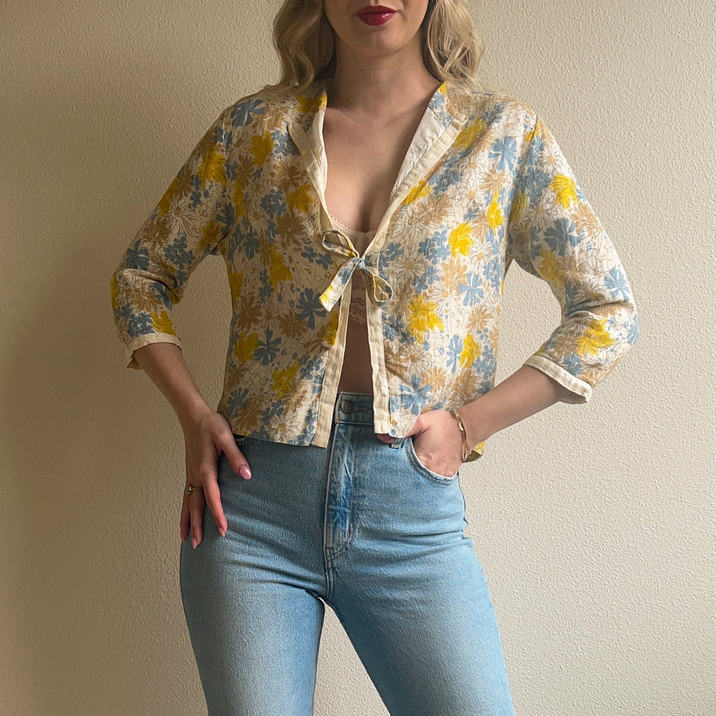 1960s Vera Blue and Yellow Floral Summer Blouse (S/M)