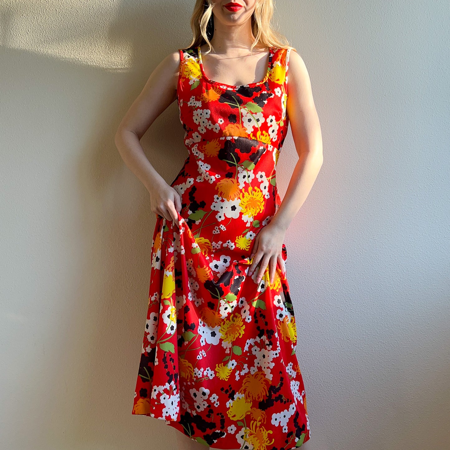 Vibrant 1960s Red Floral Midi Dress (L)