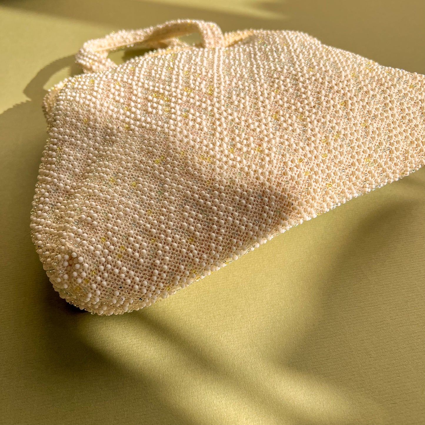 1960s White Beaded Handbag With Diamond Pattern