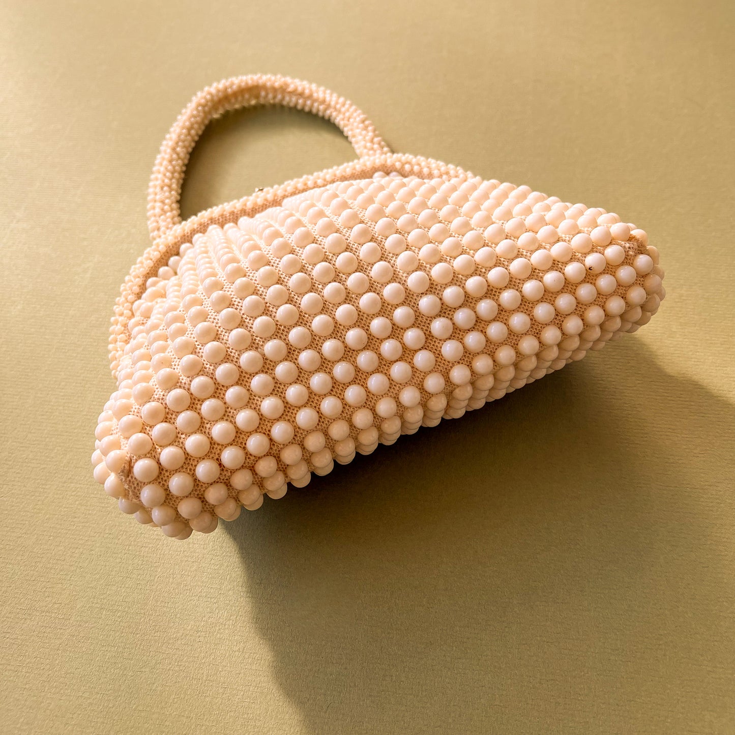 Retro 1960s Round White Beads Purse