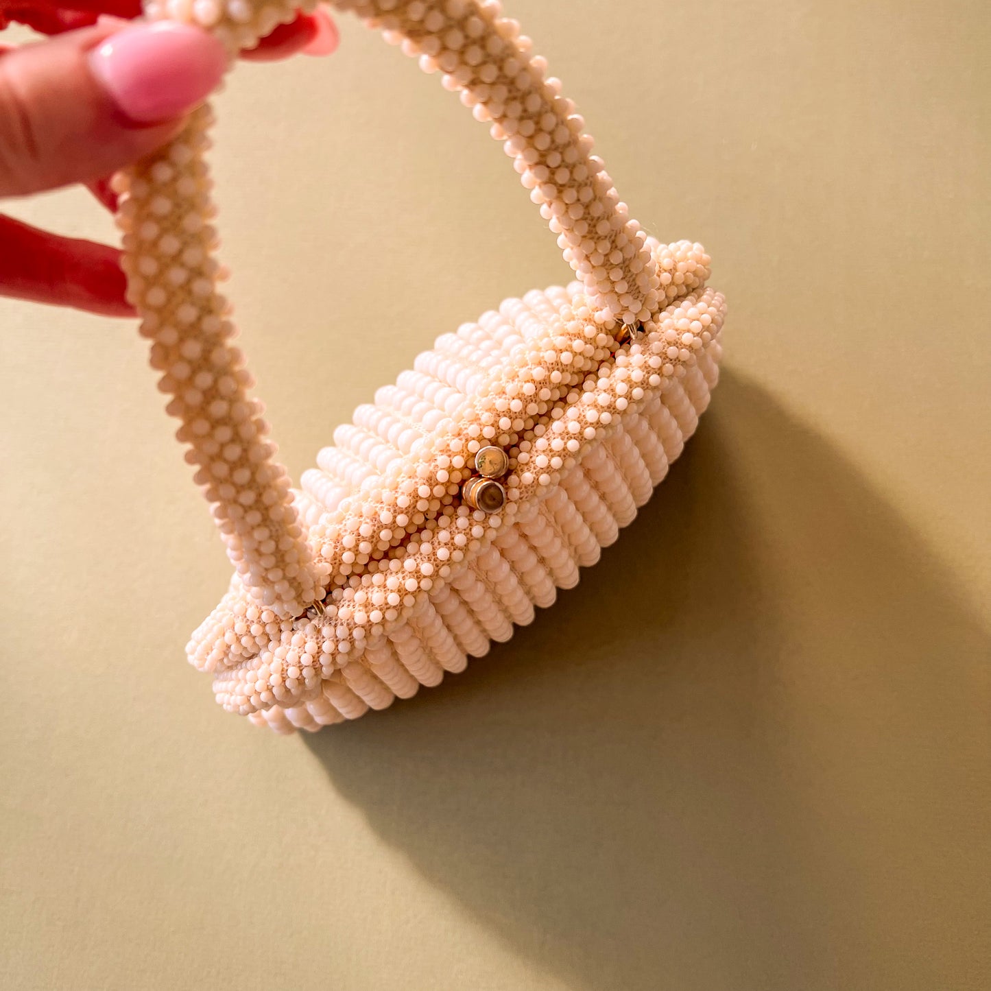 Retro 1960s Round White Beads Purse