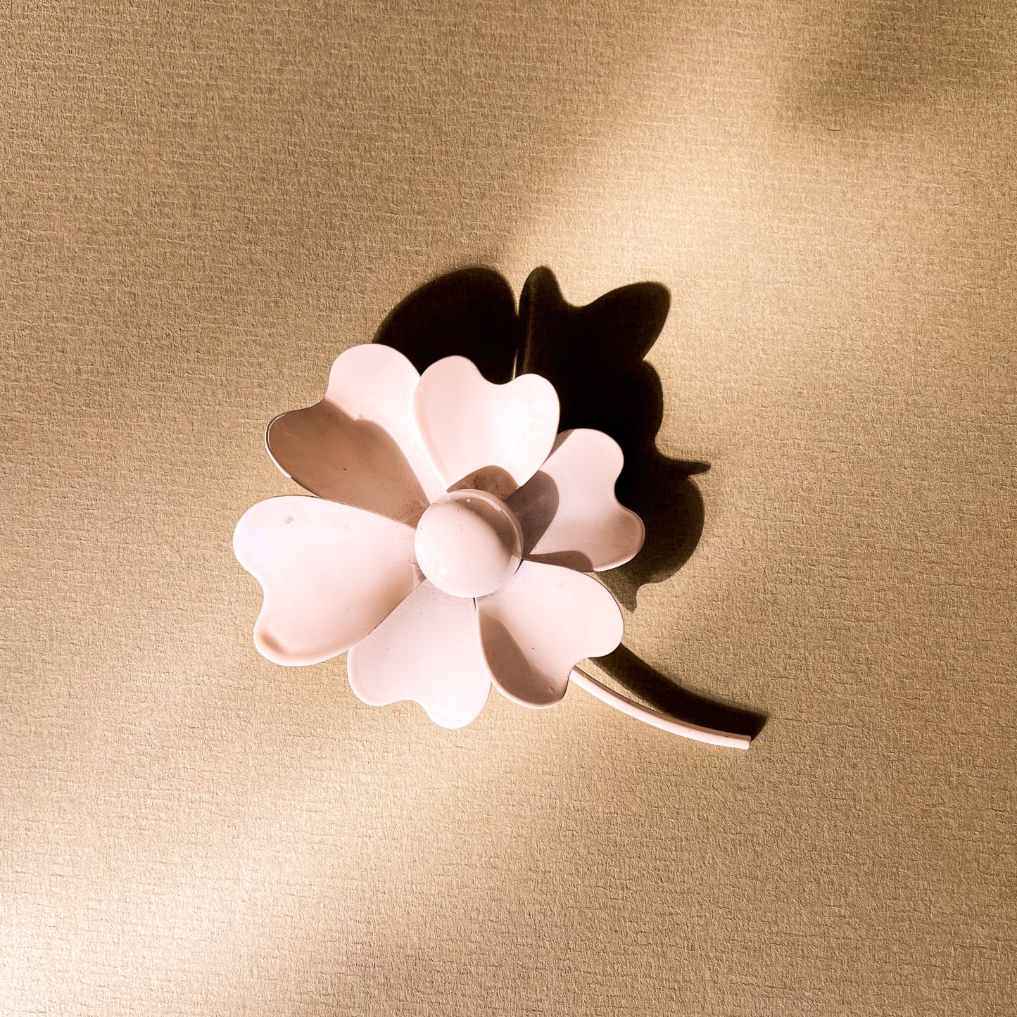 1960s Retro White Floral Brooch