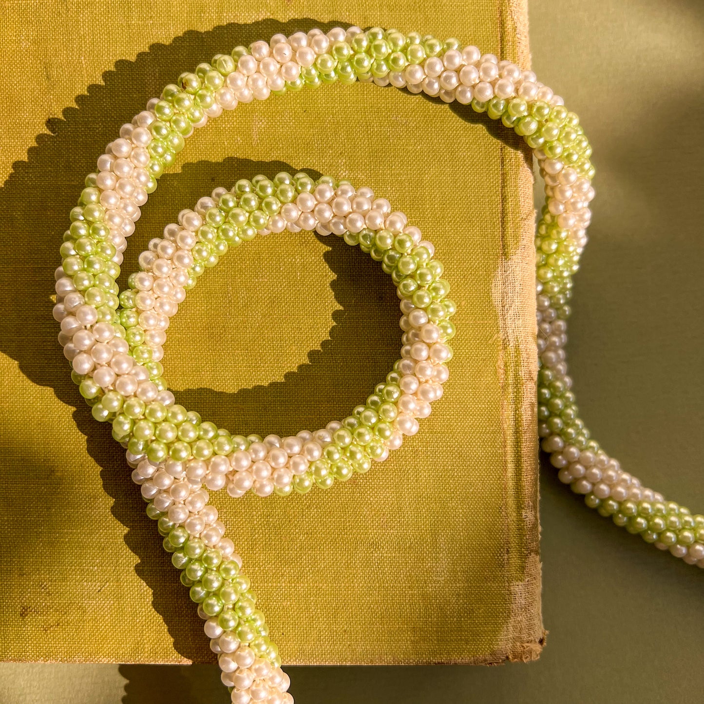 1960s Pale Green and White Beaded Necklace