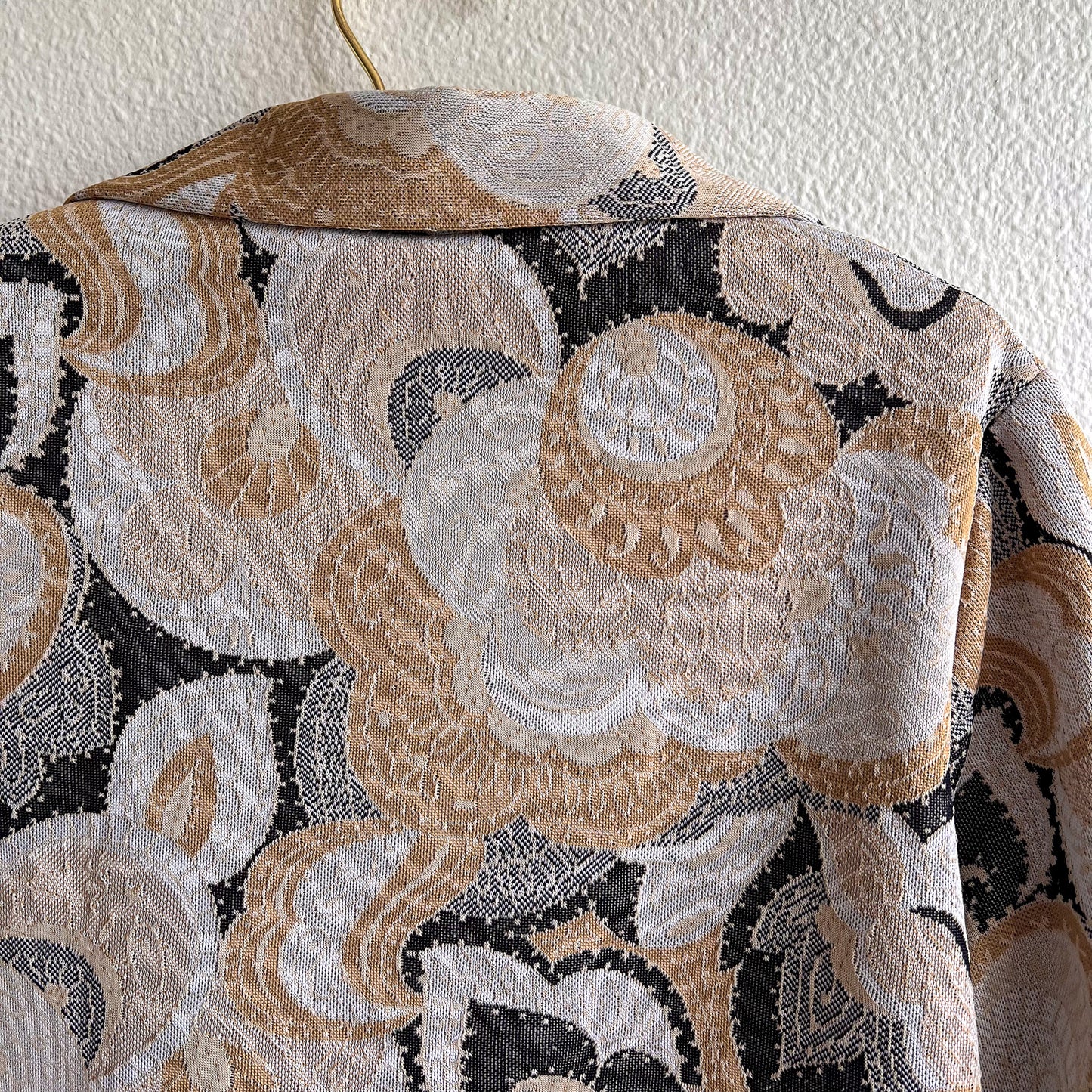 Retro 1970s Muted Black and Gold Abstract Print Dress (M/L)