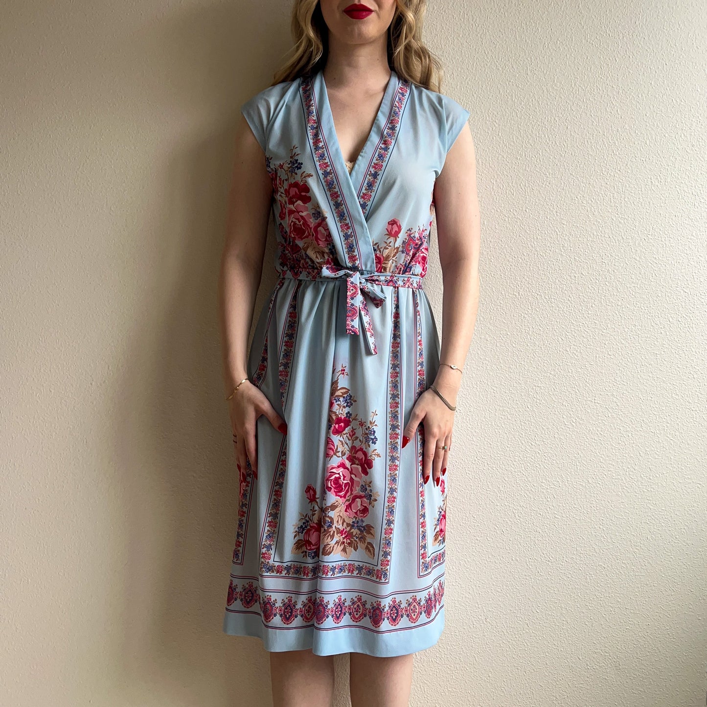 1970s Blue Dress With Pink Floral Print (M/L)