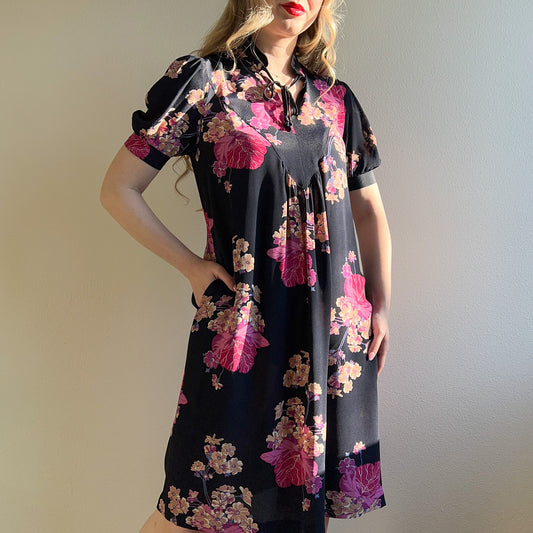 1970s Midnight Blue Dress With Purple Floral Print (S/M)