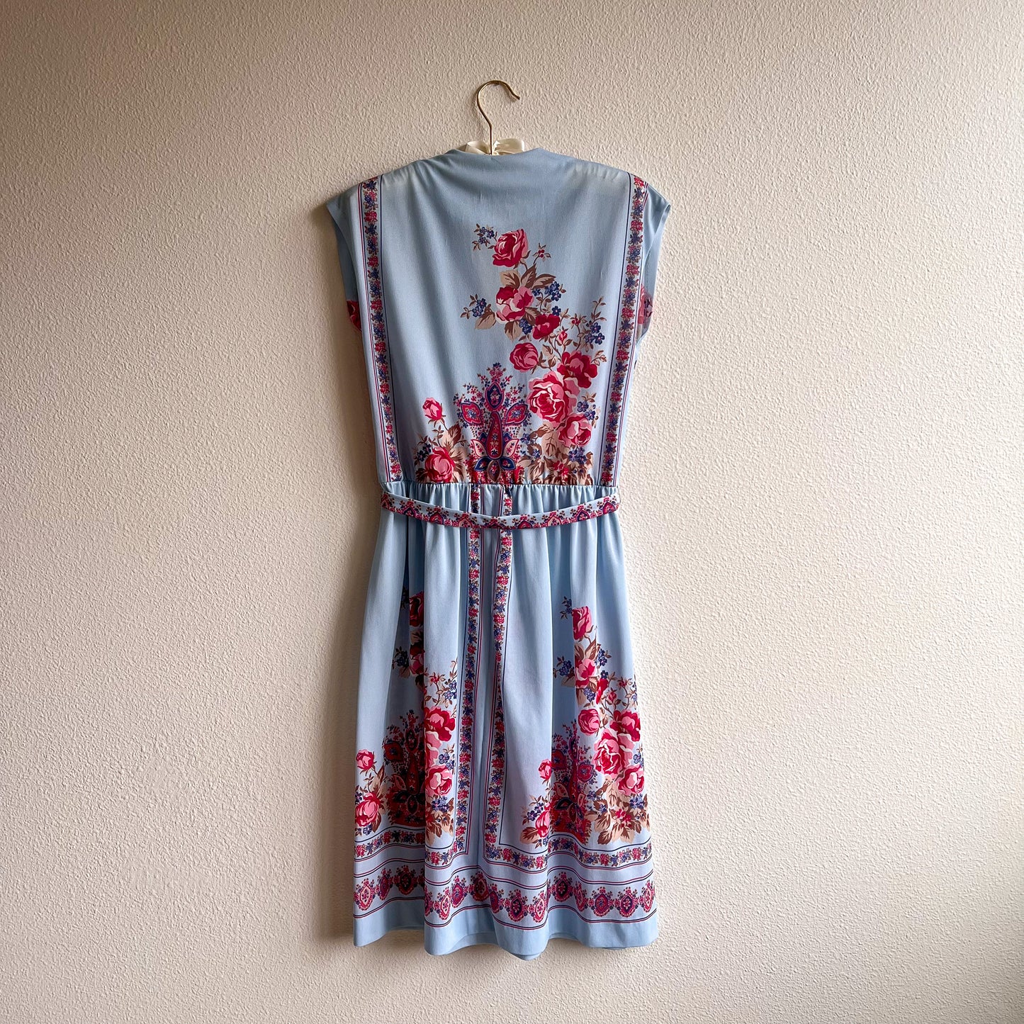 1970s Blue Dress With Pink Floral Print (M/L)