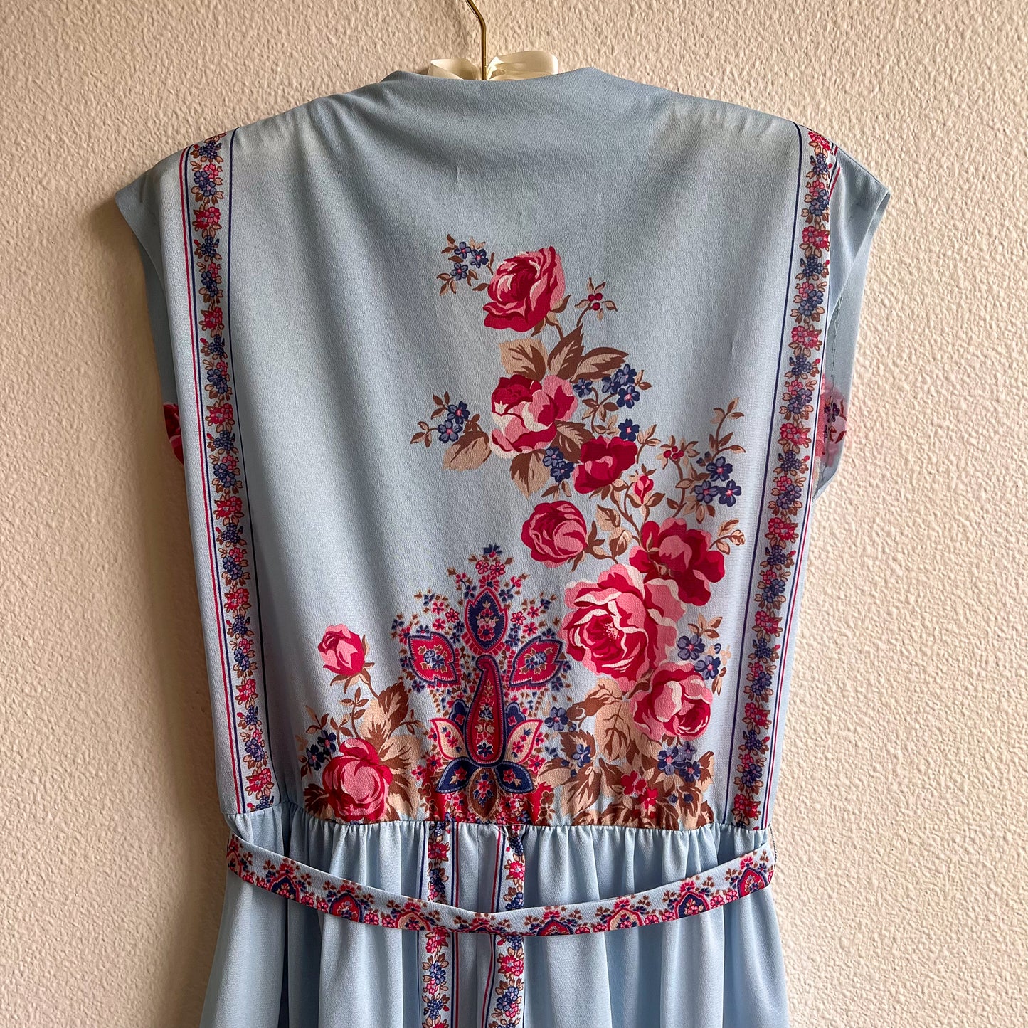 1970s Blue Dress With Pink Floral Print (M/L)