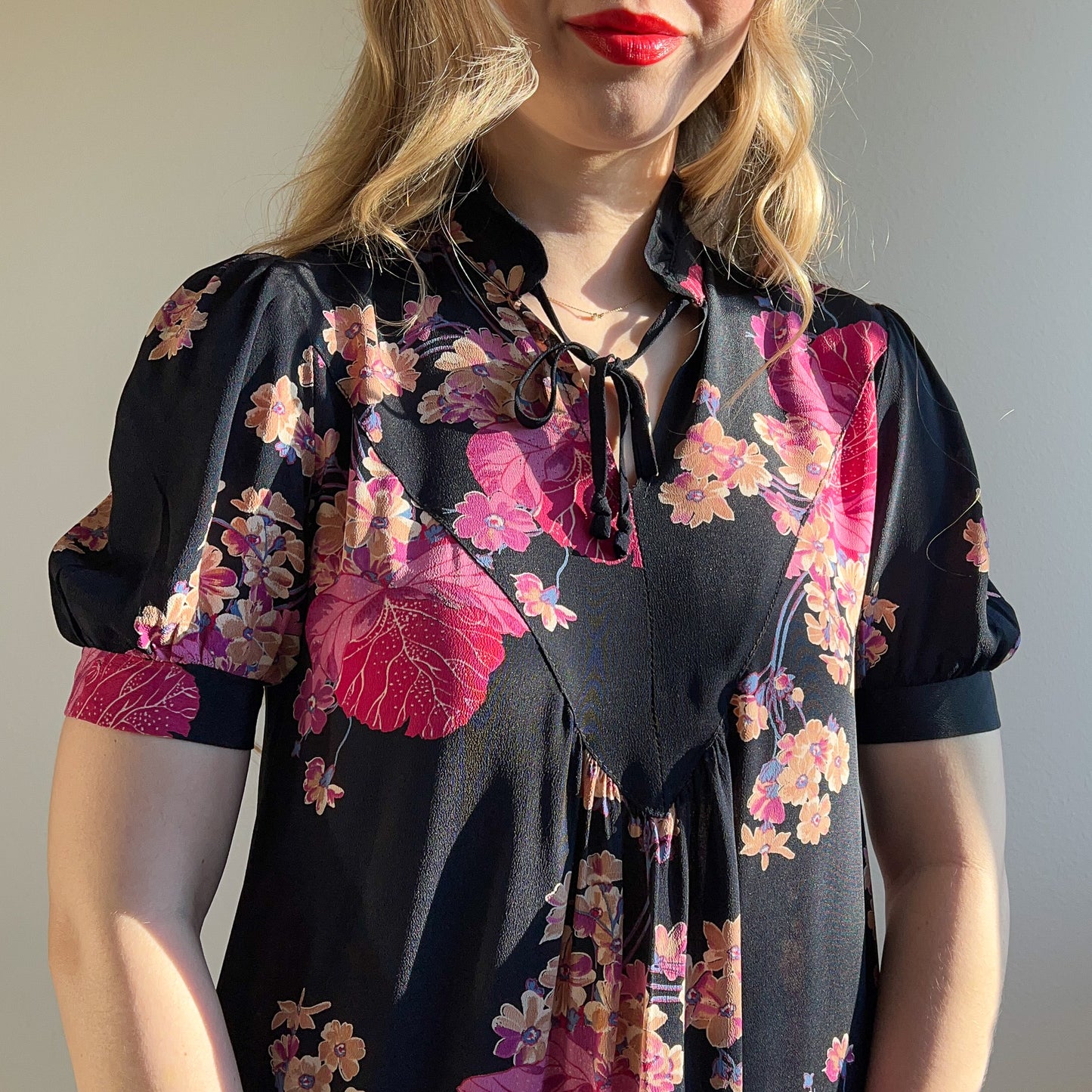 1970s Midnight Blue Dress With Purple Floral Print (S/M)