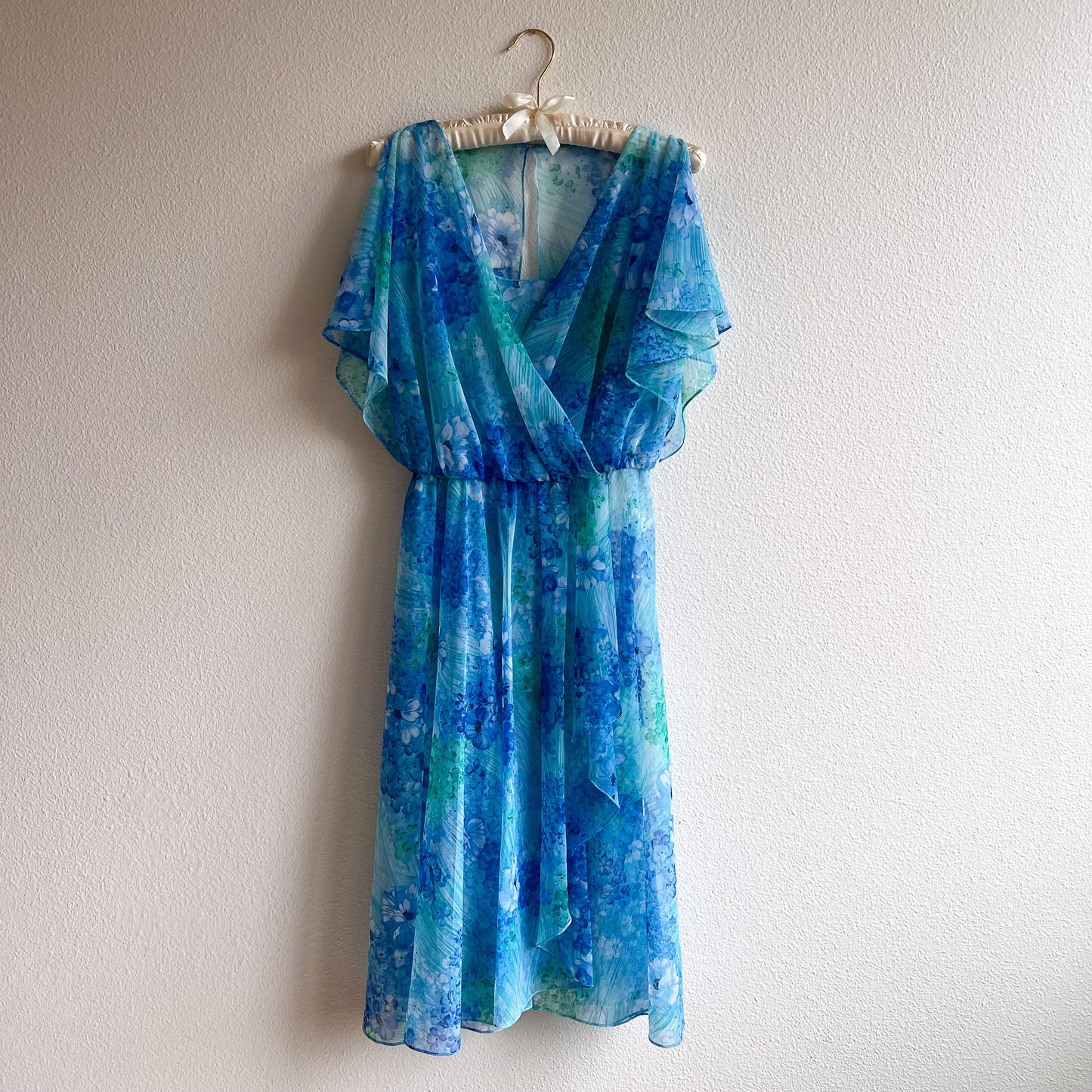 1970s Blue Floral Fluttery Chiffon Dress (S/M)
