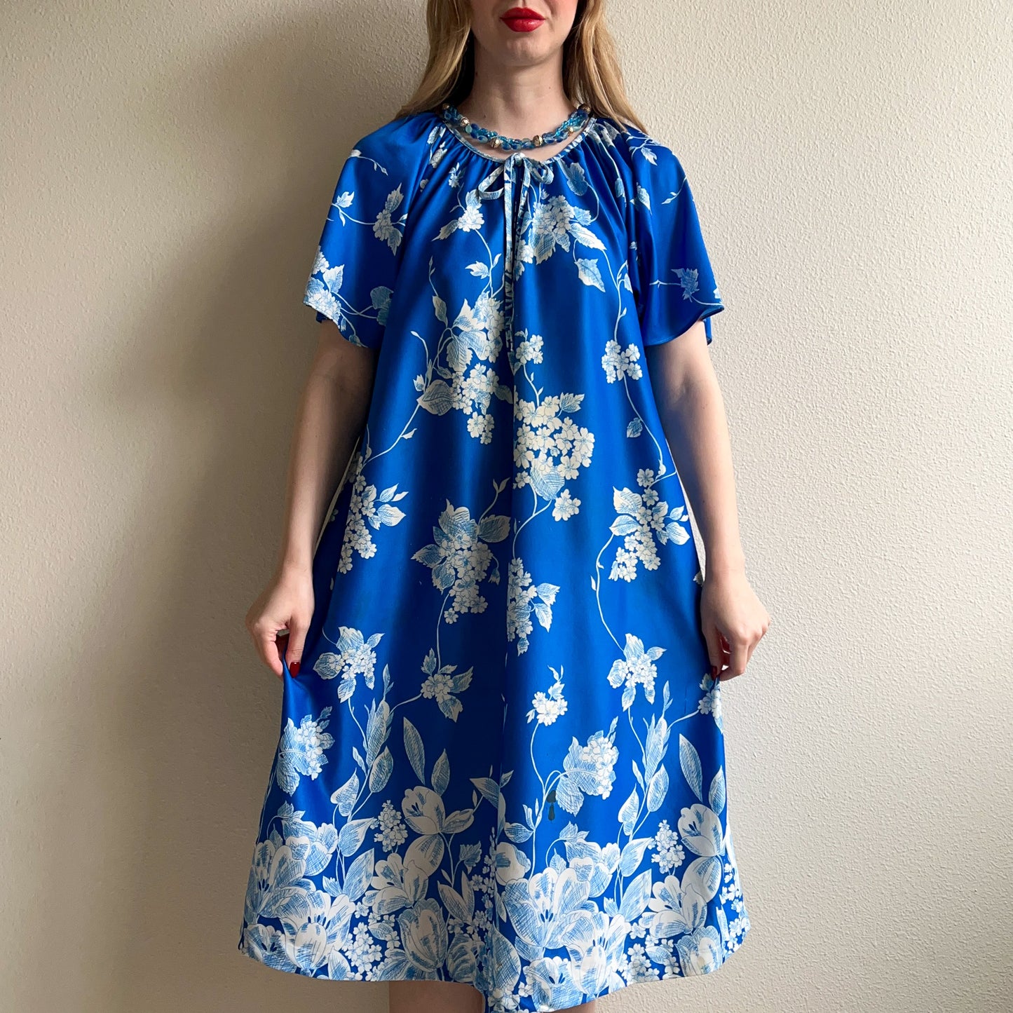 1970s Blue and White Floral Muumuu Dress (L/XL)
