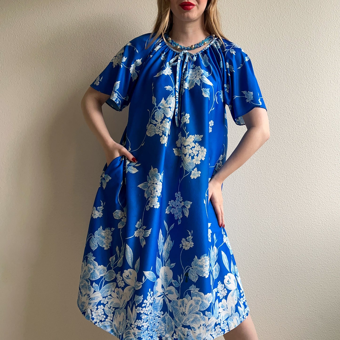 1970s Blue and White Floral Muumuu Dress (L/XL)