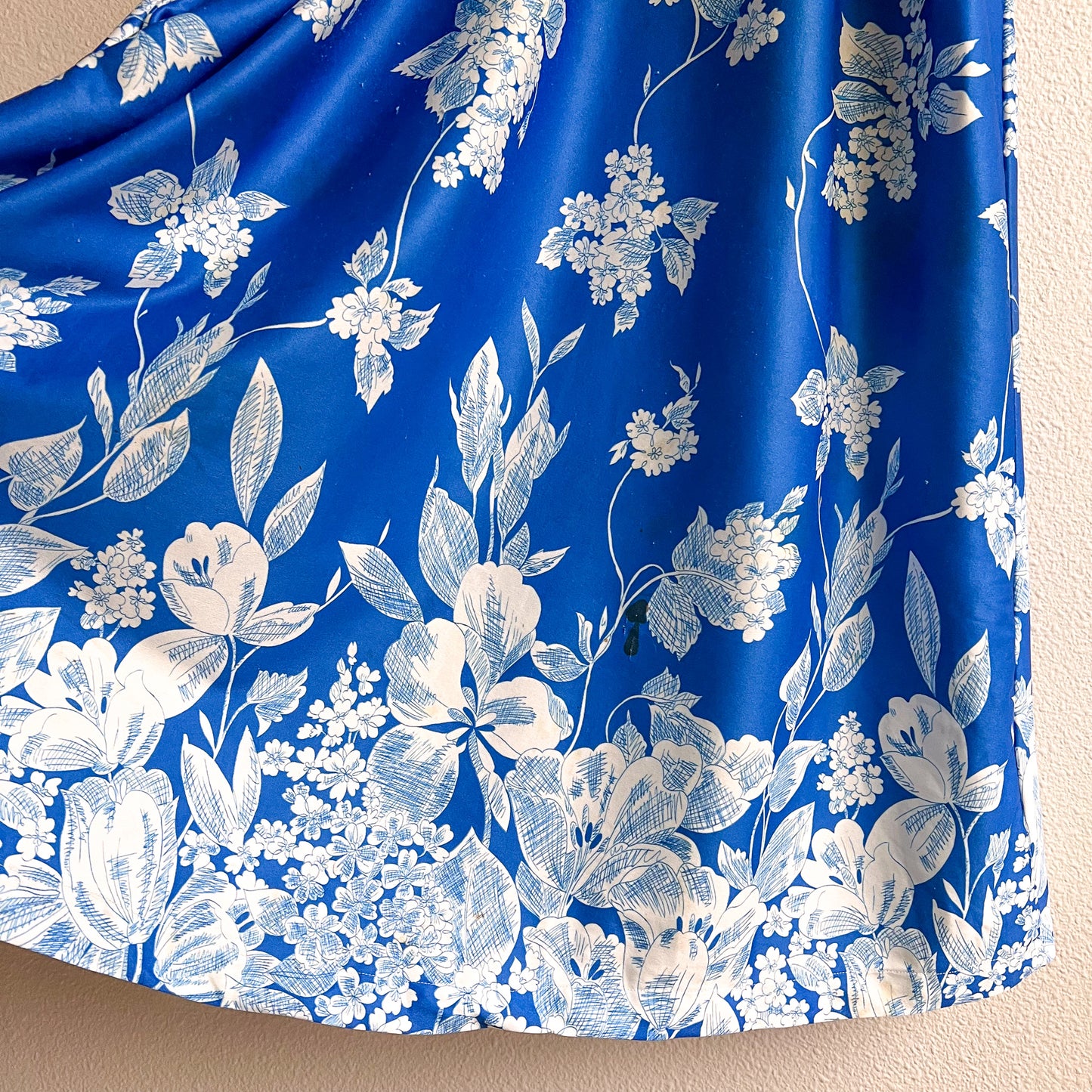 1970s Blue and White Floral Muumuu Dress (L/XL)
