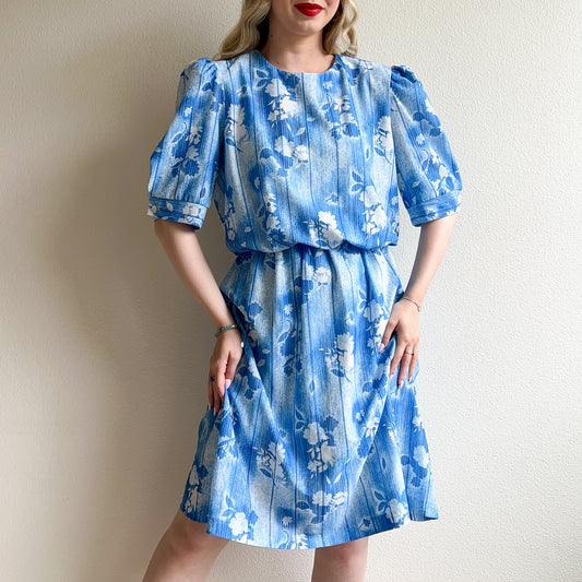 1970s Blue and White Floral Print Dress (L/XL)