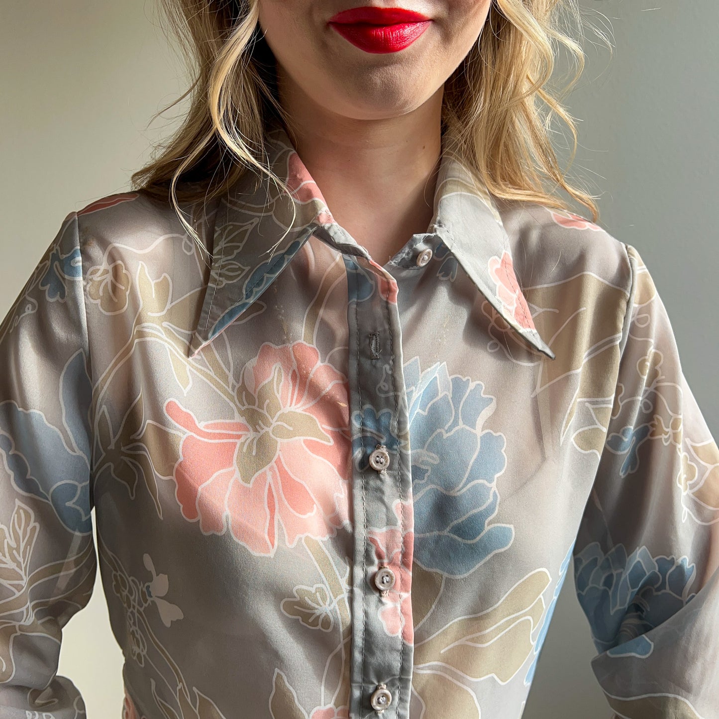 1970s Gray Sheer Blouse with Pink and Blue Florals (M/L)