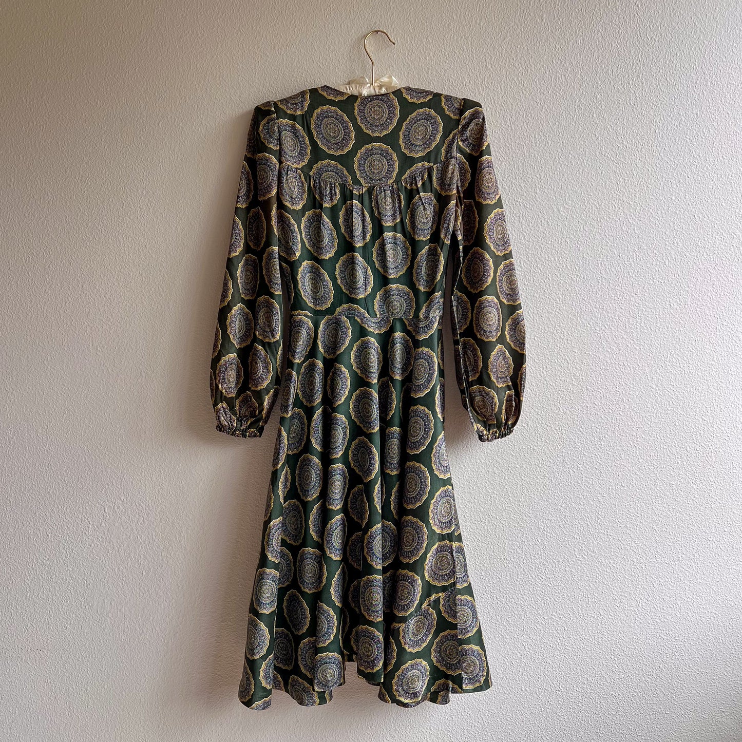 Gorgeous 1970s Forest Green Printed Party Dress (XS)