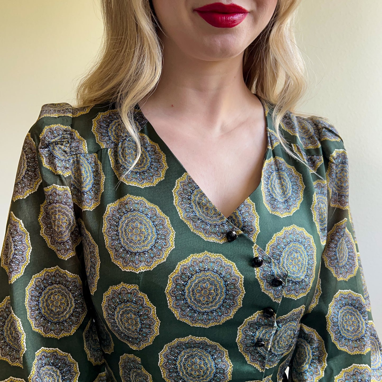 Gorgeous 1970s Forest Green Printed Party Dress (XS)