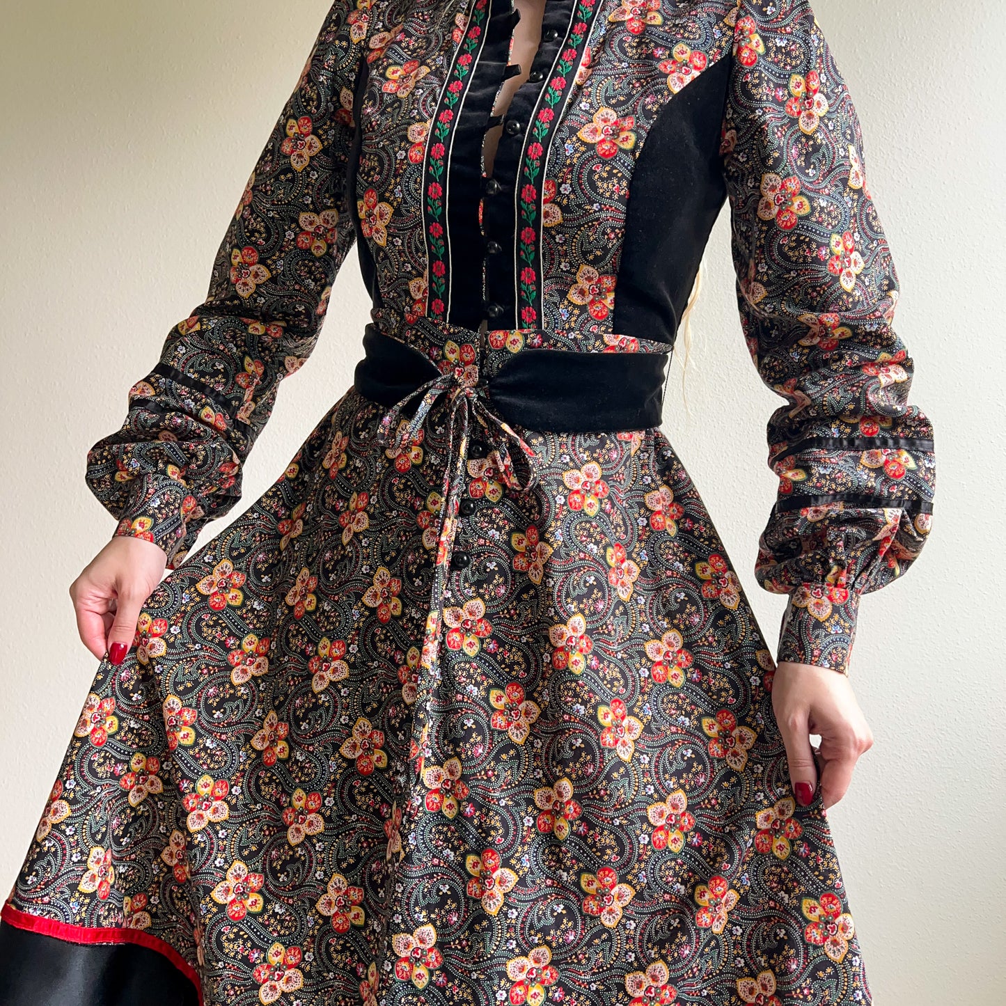Exquisite 1970s Gunne Sax Black Floral Dress With Red Trim (S/M)