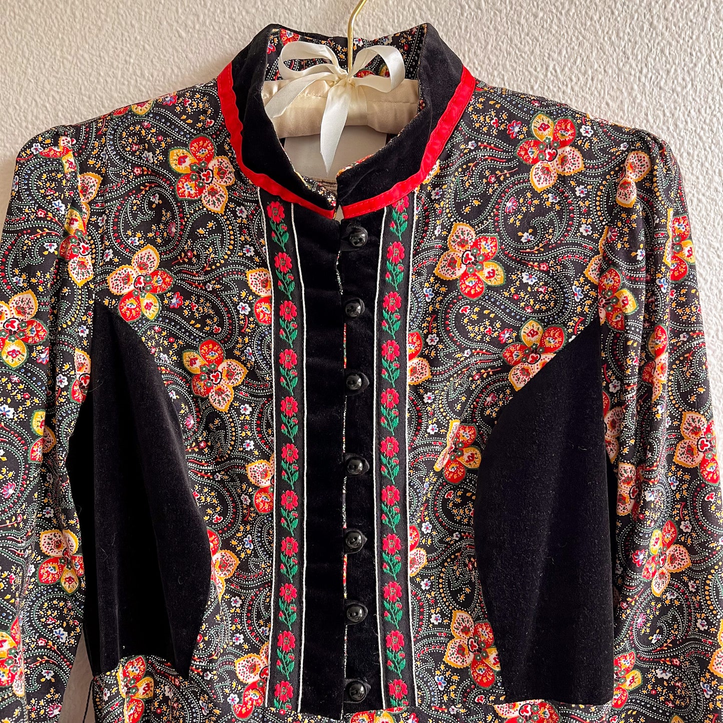 Exquisite 1970s Gunne Sax Black Floral Dress With Red Trim (S/M)
