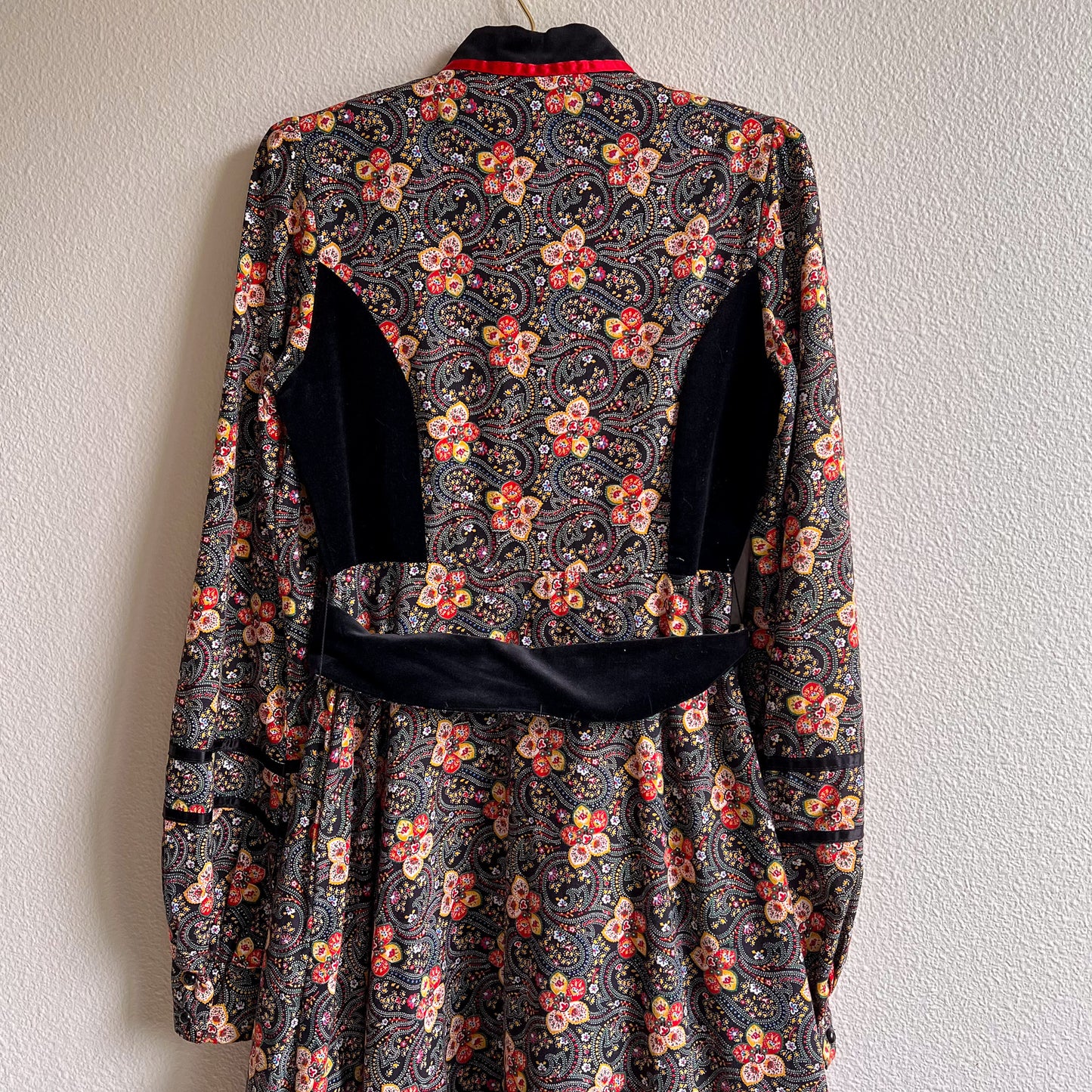 Exquisite 1970s Gunne Sax Black Floral Dress With Red Trim (S/M)