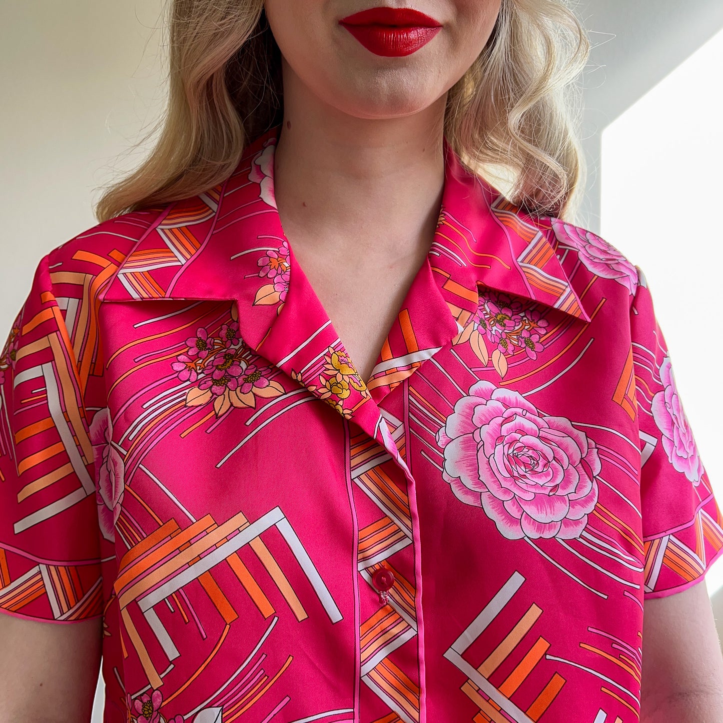 1970s Hot Pink Novelty Print Short Sleeve Blouse (L/XL)