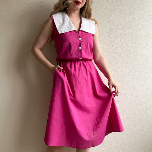 1970s Magenta Buttoned Dress With White Collar (S/M)