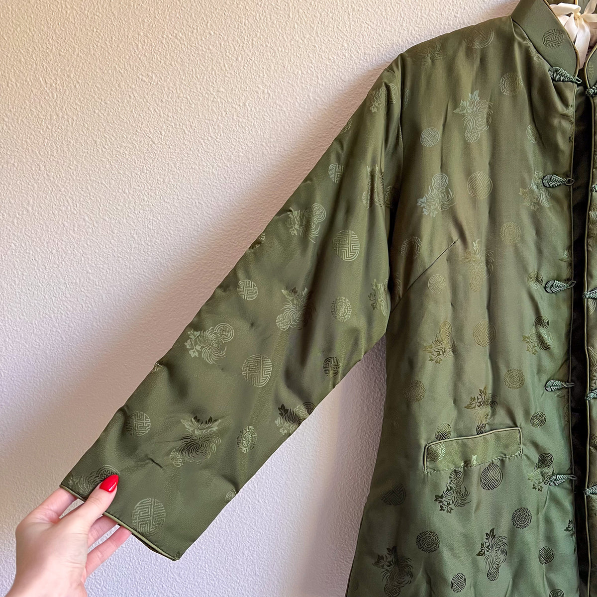1970s Olive Green Satin Padded Jacket (L/XL)