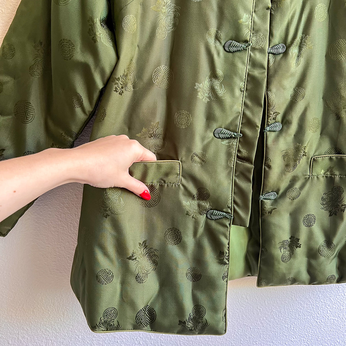 1970s Olive Green Satin Padded Jacket (L/XL)