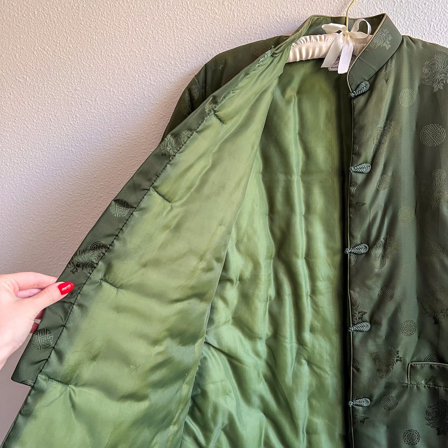 1970s Olive Green Satin Padded Jacket (L/XL)
