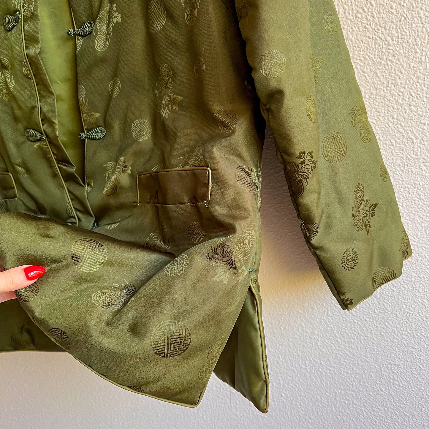 1970s Olive Green Satin Padded Jacket (L/XL)