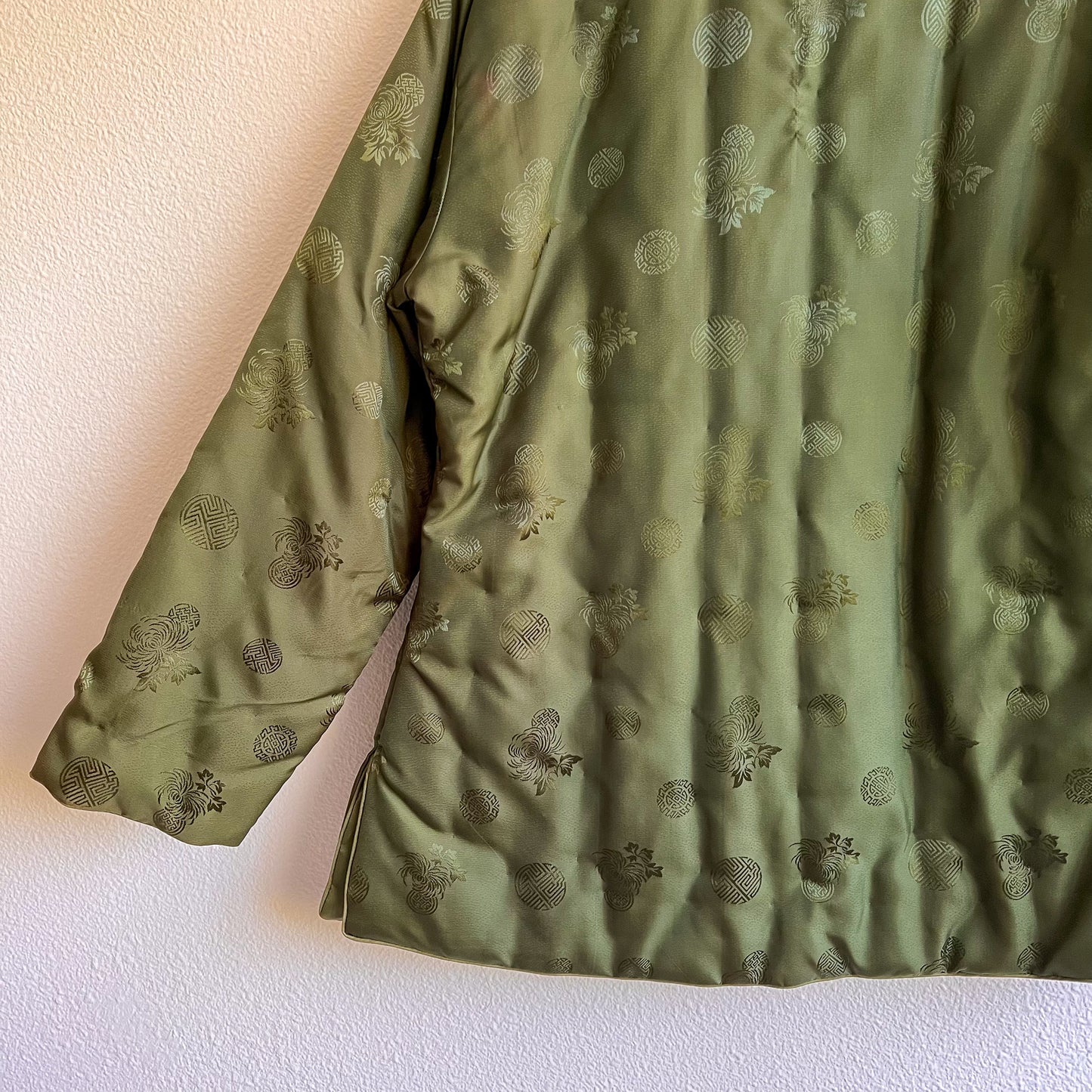 1970s Olive Green Satin Padded Jacket (L/XL)