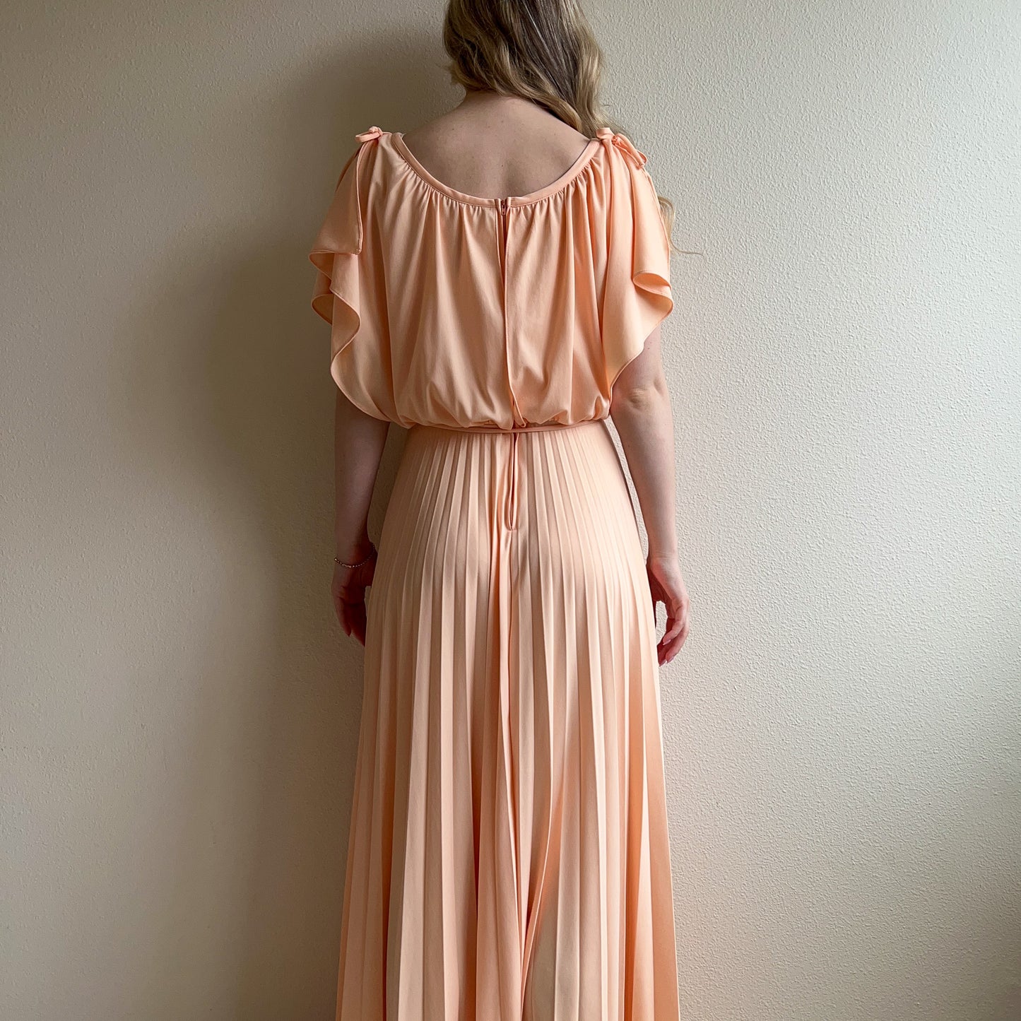 1970s Peach Maxi Dress With Pleated Skirt (S/M)