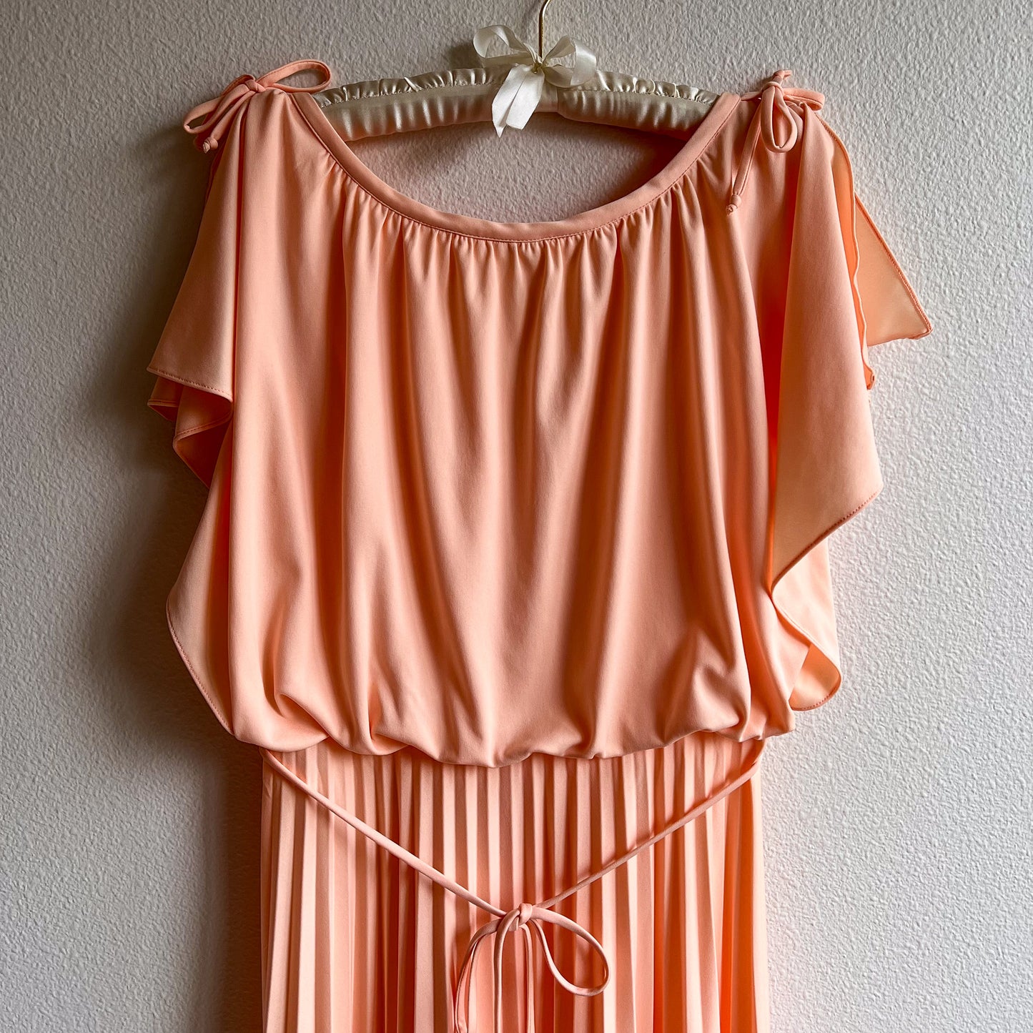 1970s Peach Maxi Dress With Pleated Skirt (S/M)