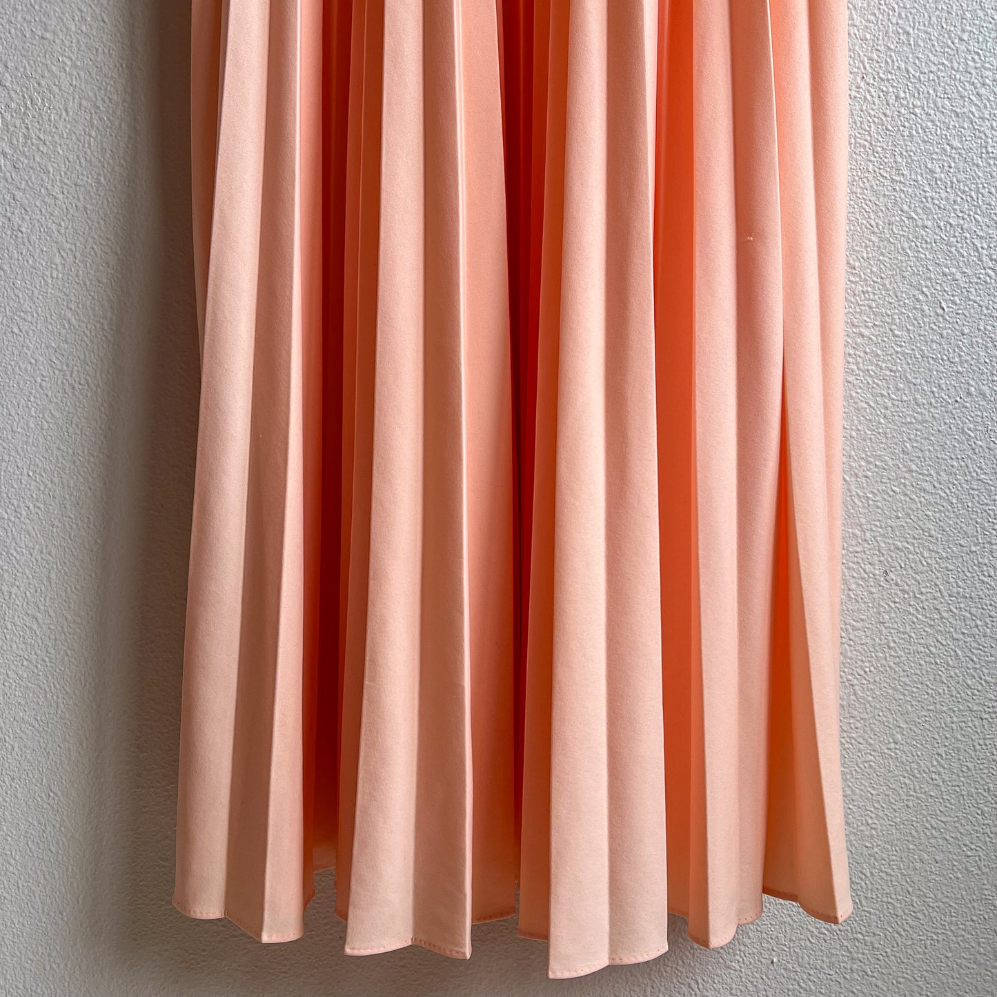 1970s Peach Maxi Dress With Pleated Skirt (S/M)