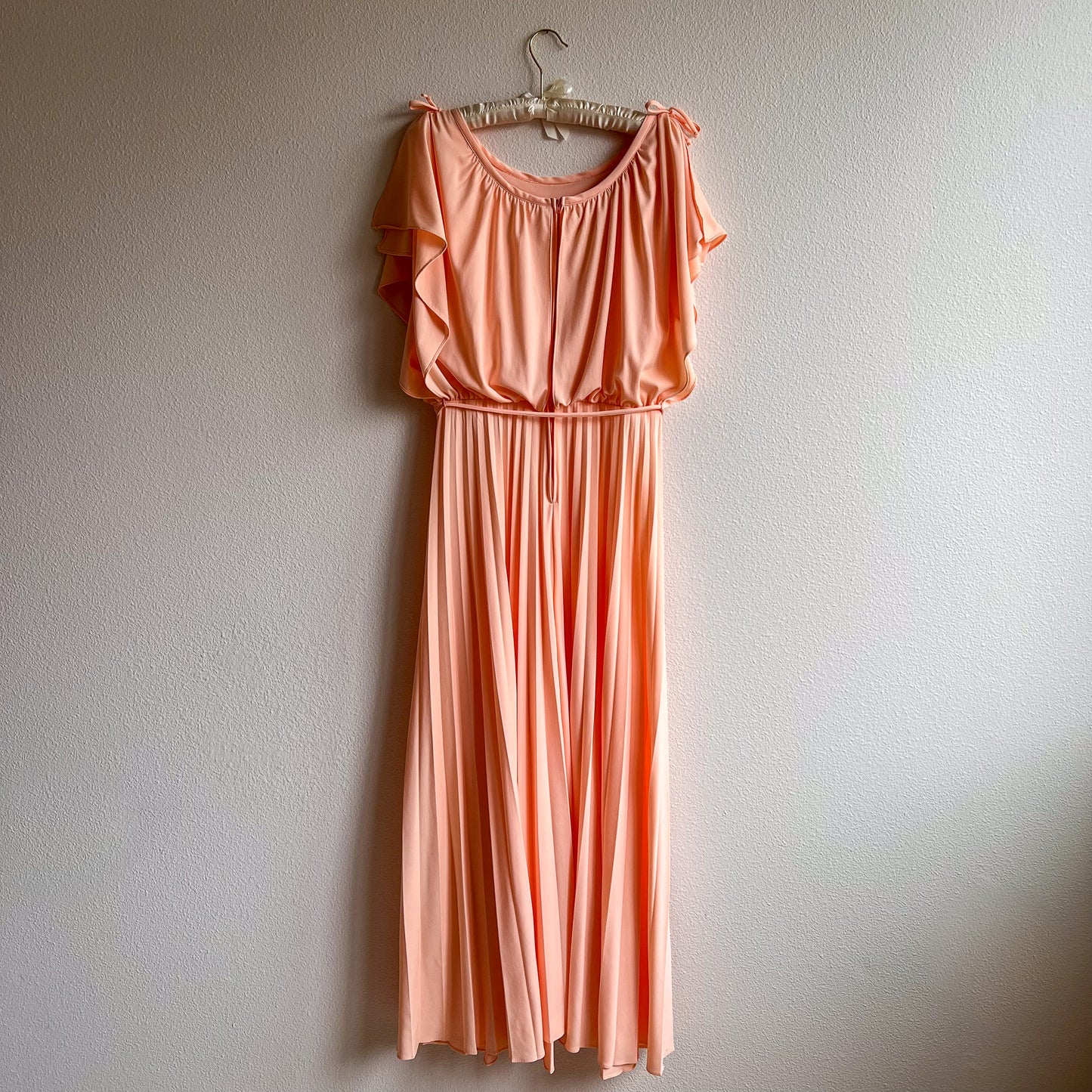 1970s Peach Maxi Dress With Pleated Skirt (S/M)