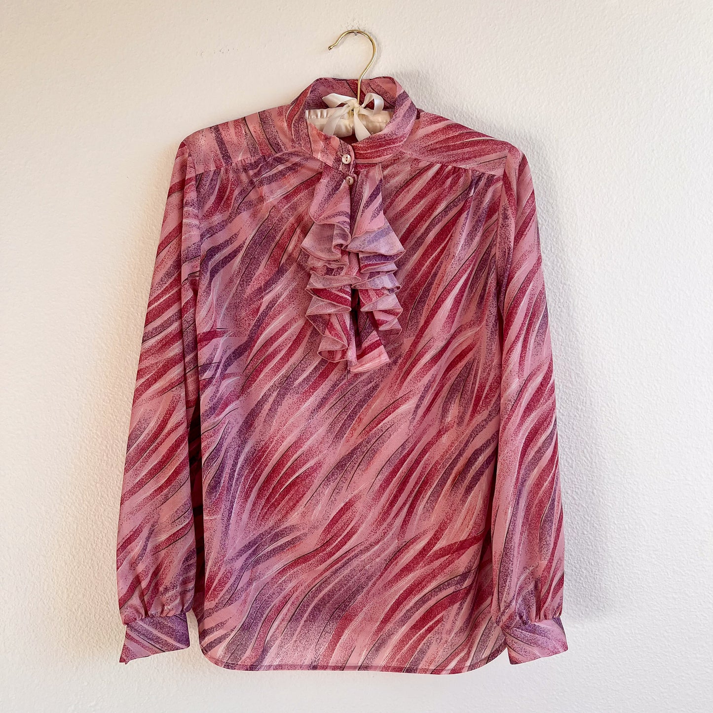 1970s Pink Pattern Blouse With Ruffles (M/L)