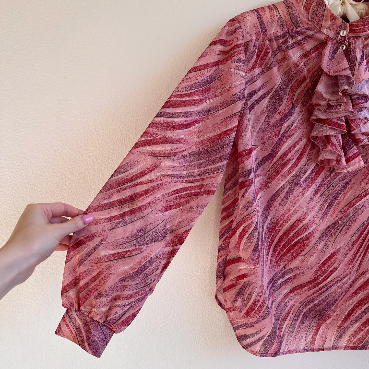 1970s Pink Pattern Blouse With Ruffles (M/L)