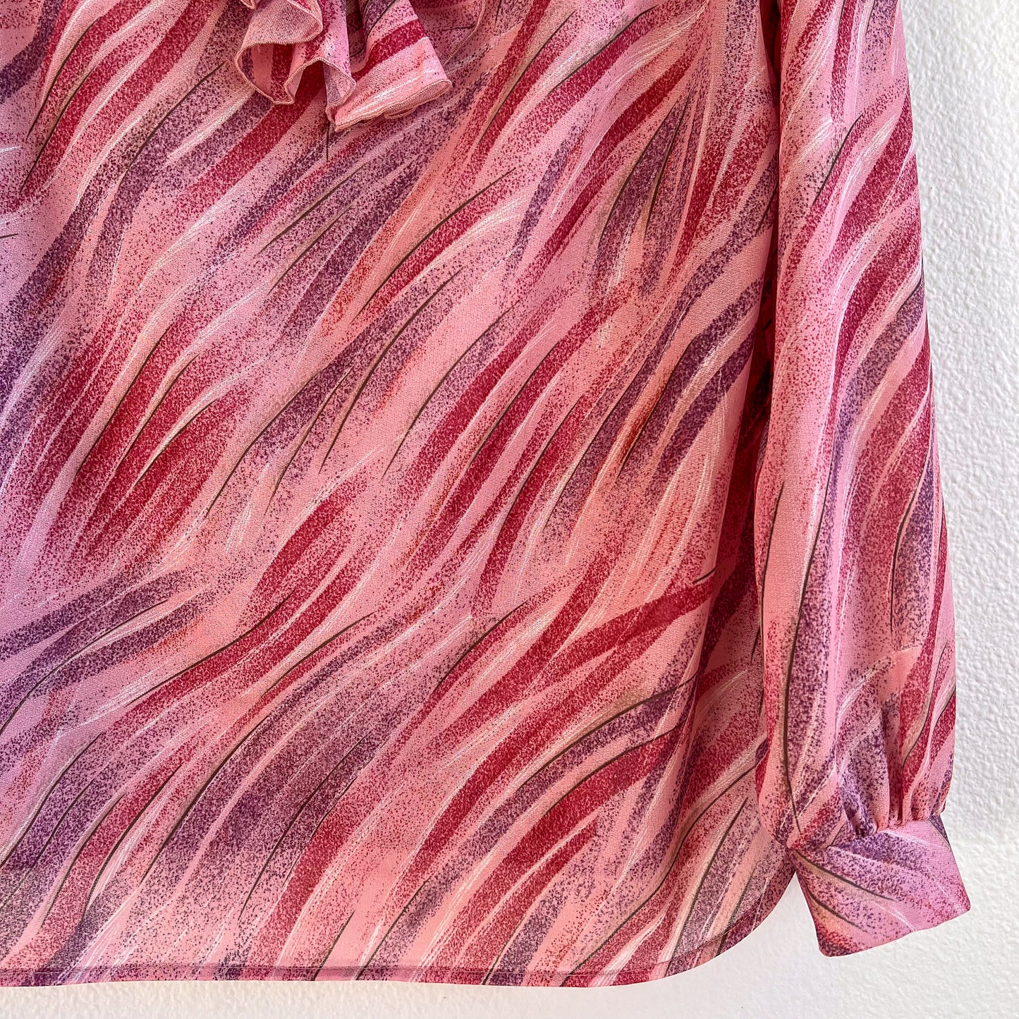 1970s Pink Pattern Blouse With Ruffles (M/L)