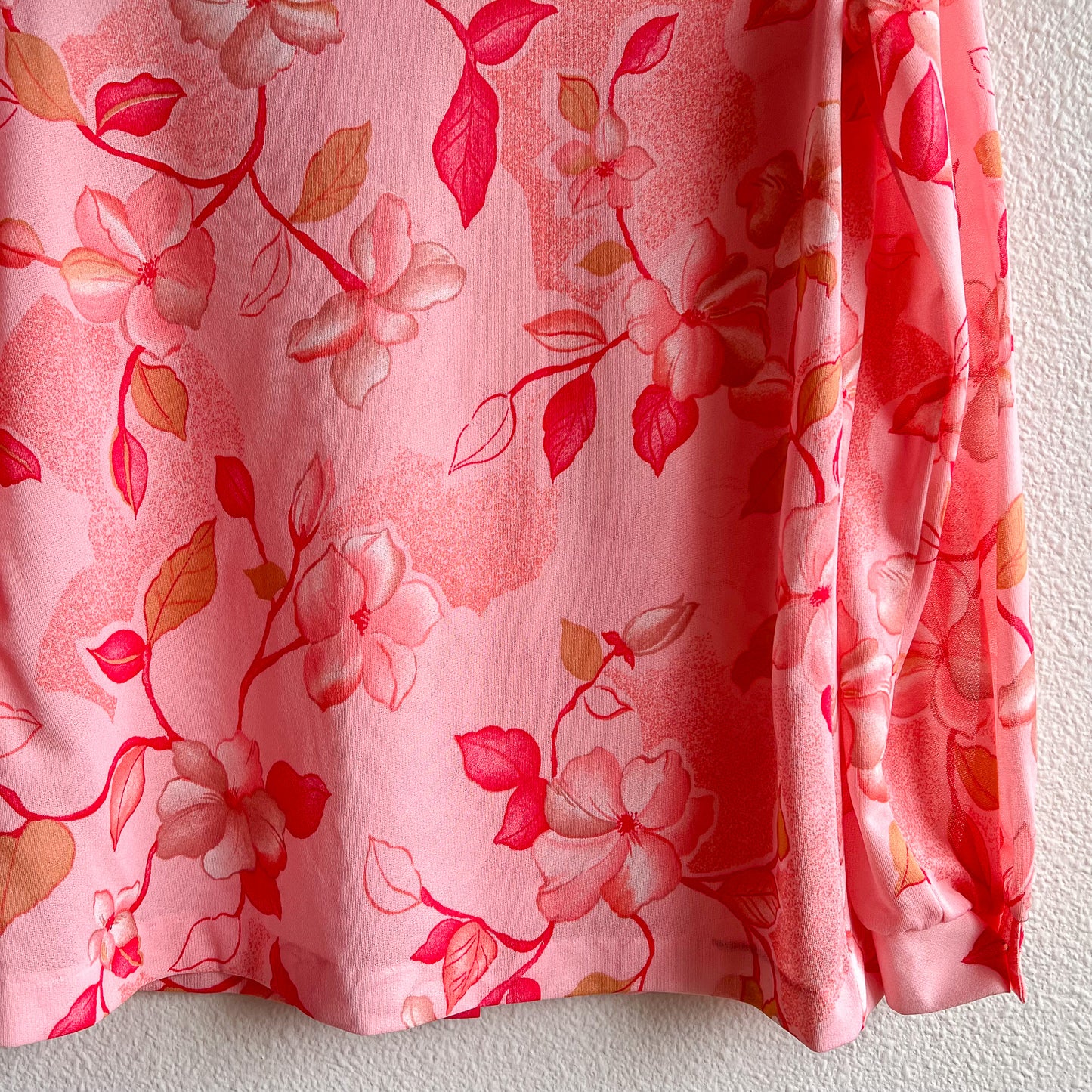 1970s Pink Button-Down Blouse With Floral Pattern (S/M)