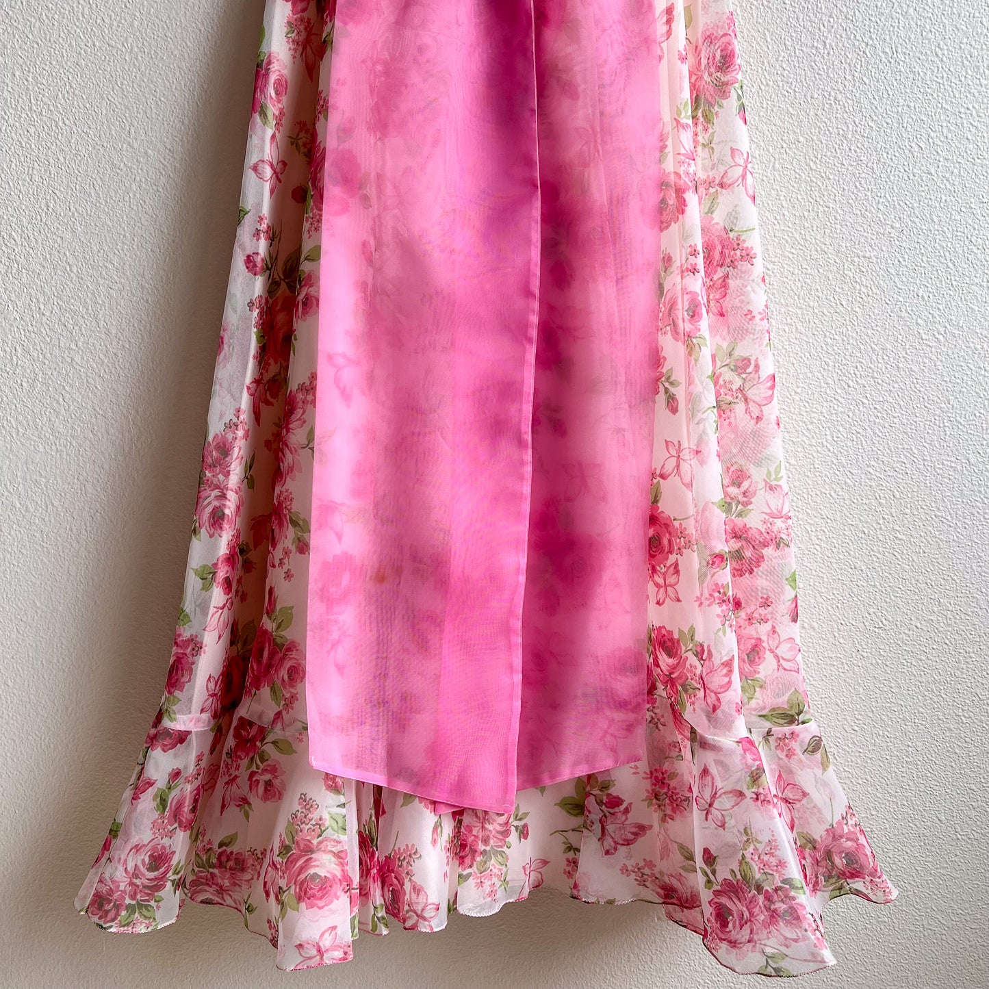 Cute 1970s Pink Floral Chiffon Gown With Pink Bow (XS/S)