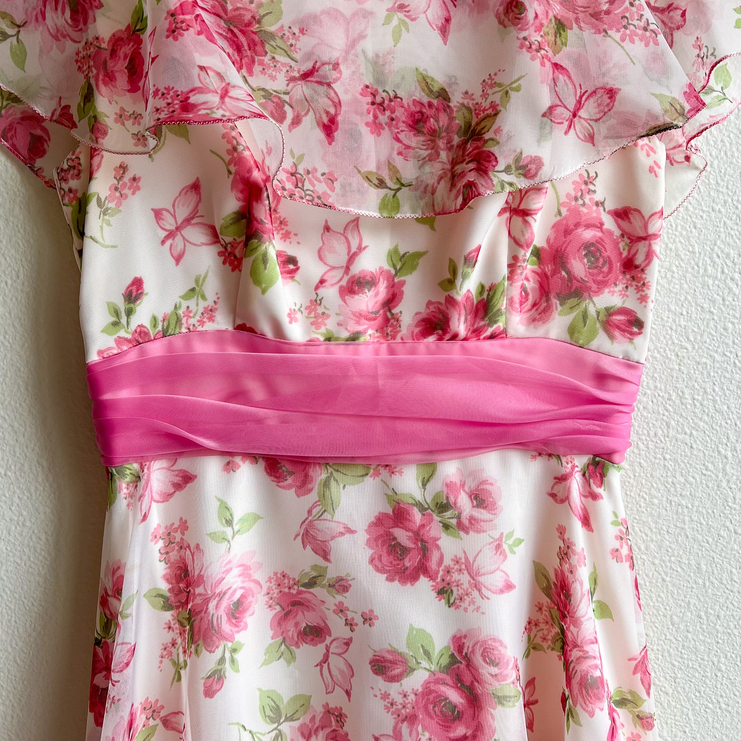 Cute 1970s Pink Floral Chiffon Gown With Pink Bow (XS/S)