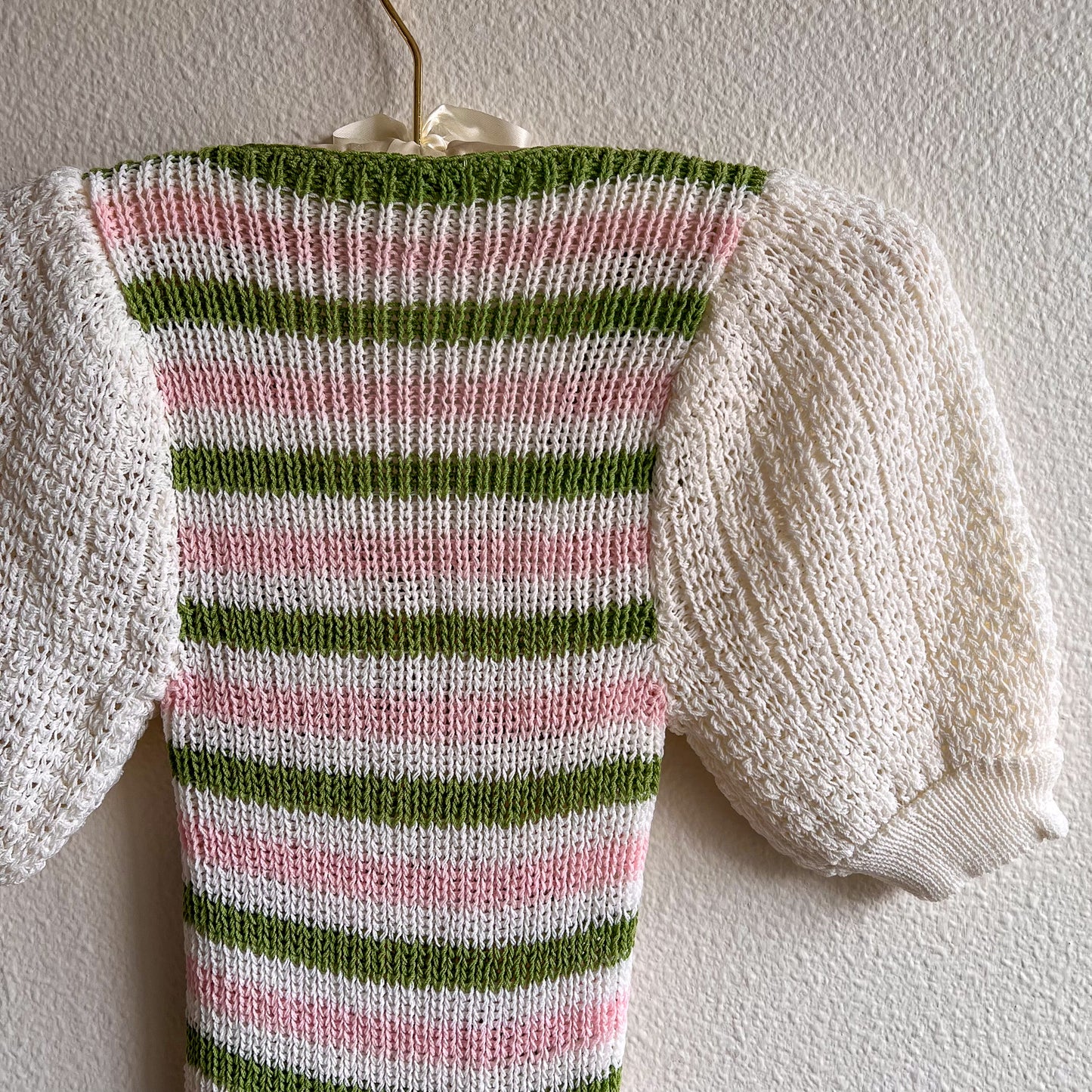 1970s Green and Pink Striped Sweater With Puff Sleeves (XS/S)