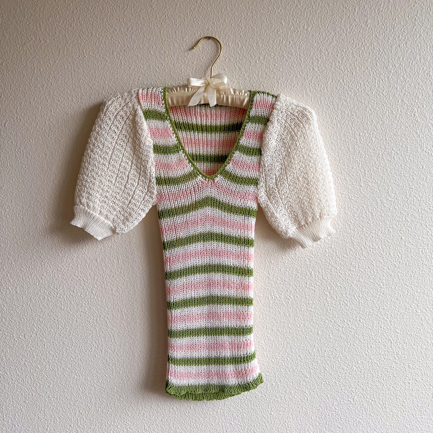 1970s Green and Pink Striped Sweater With Puff Sleeves (XS/S)