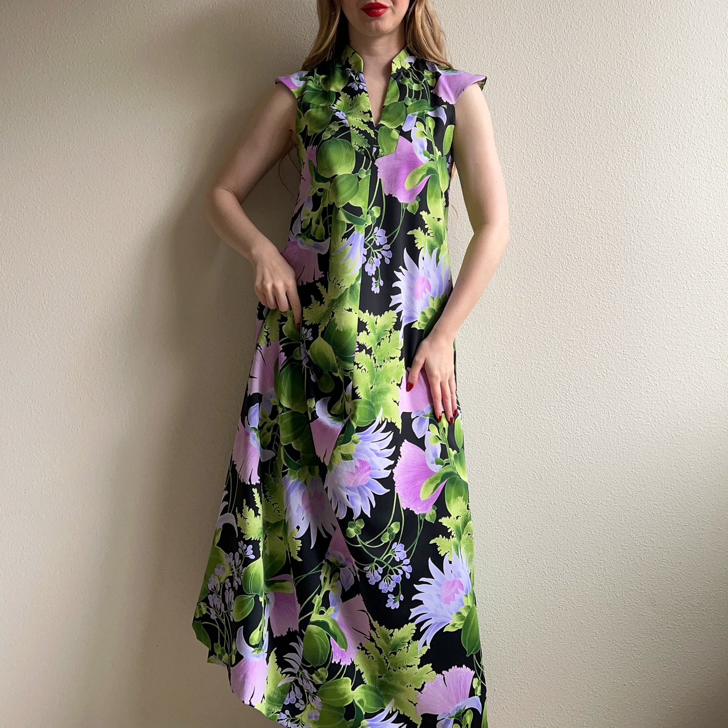 Gorgeous 1970s Purple and Green Hawaiian Maxi Dress (M)
