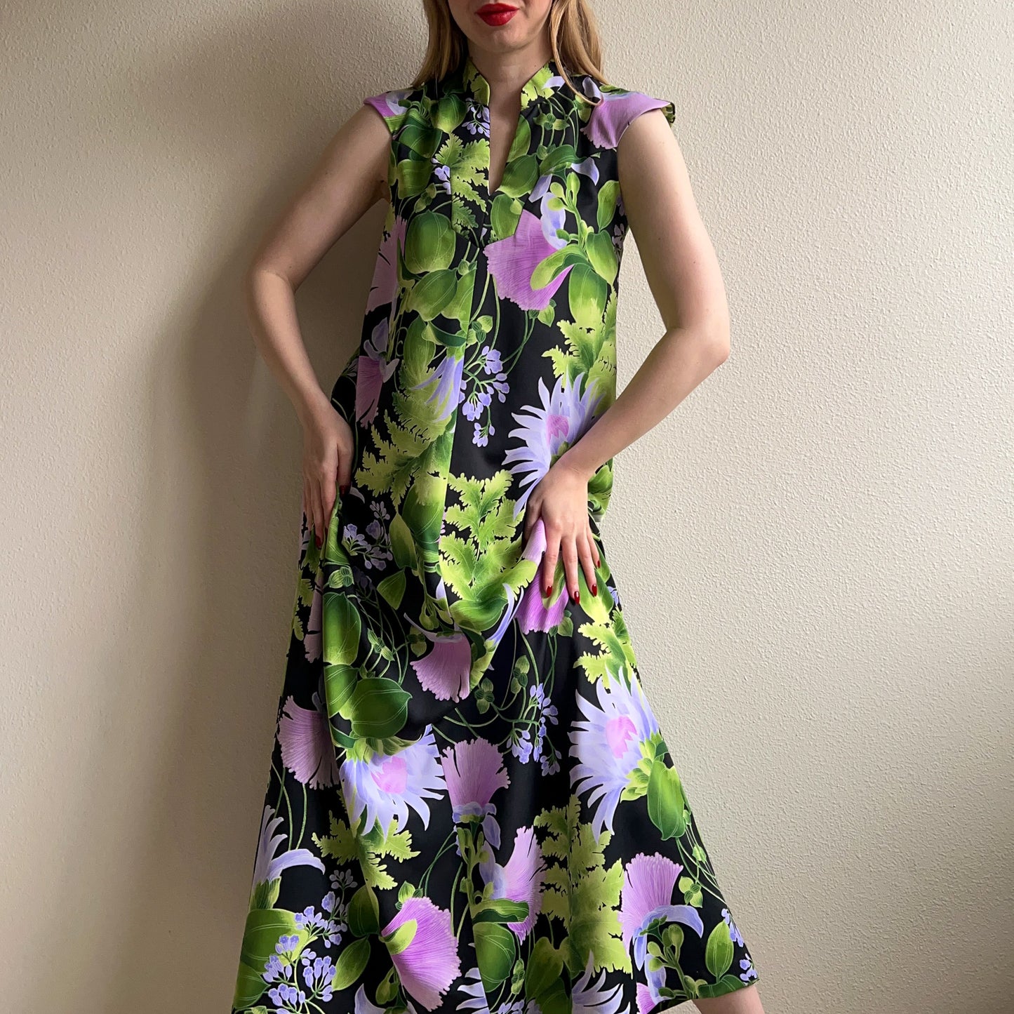 Gorgeous 1970s Purple and Green Hawaiian Maxi Dress (M)