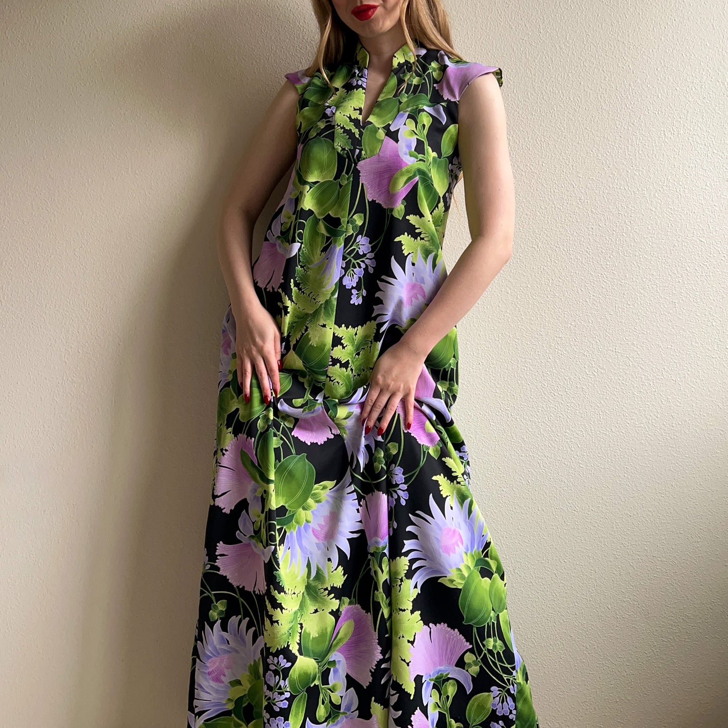 Gorgeous 1970s Purple and Green Hawaiian Maxi Dress (M)