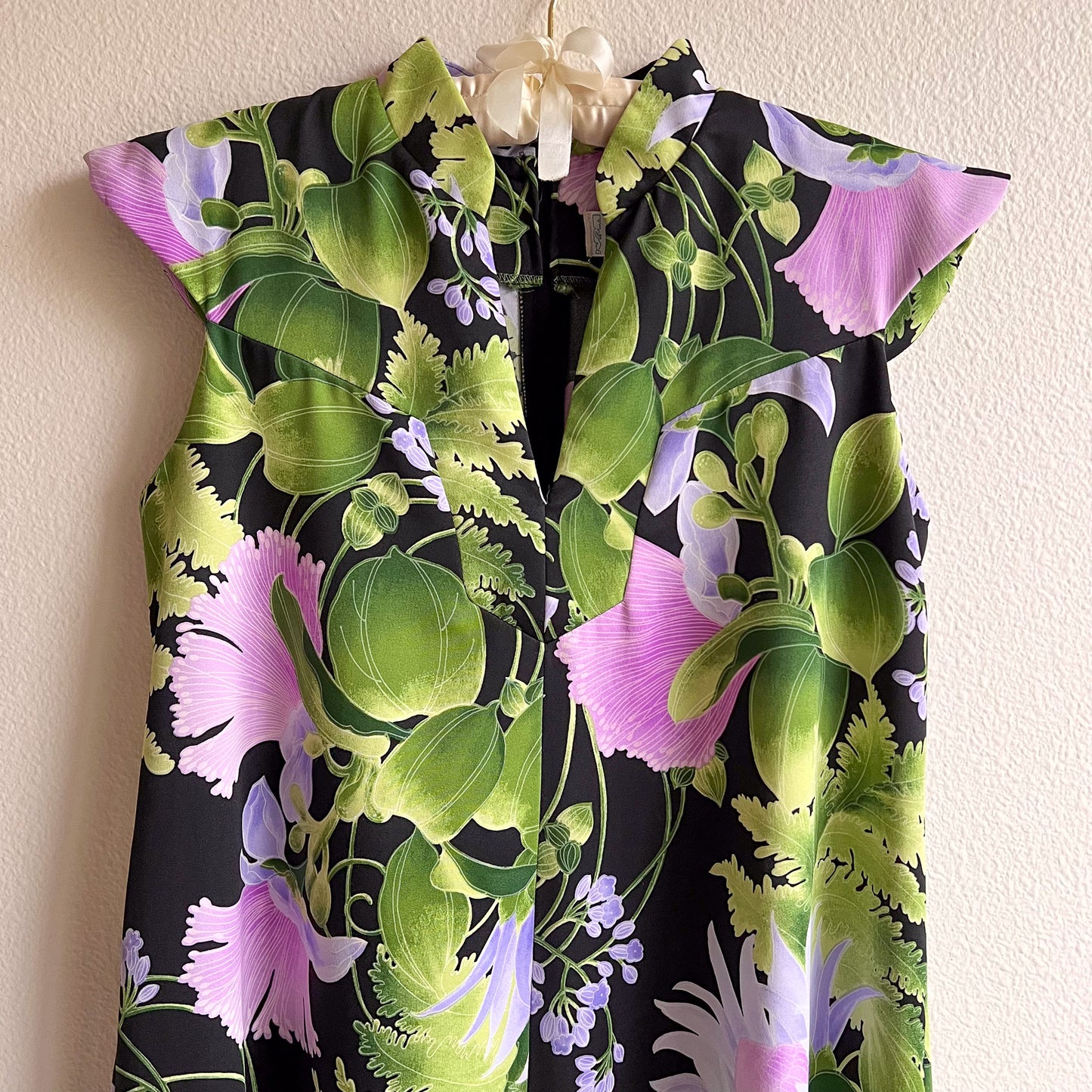Gorgeous 1970s Purple and Green Hawaiian Maxi Dress (M)