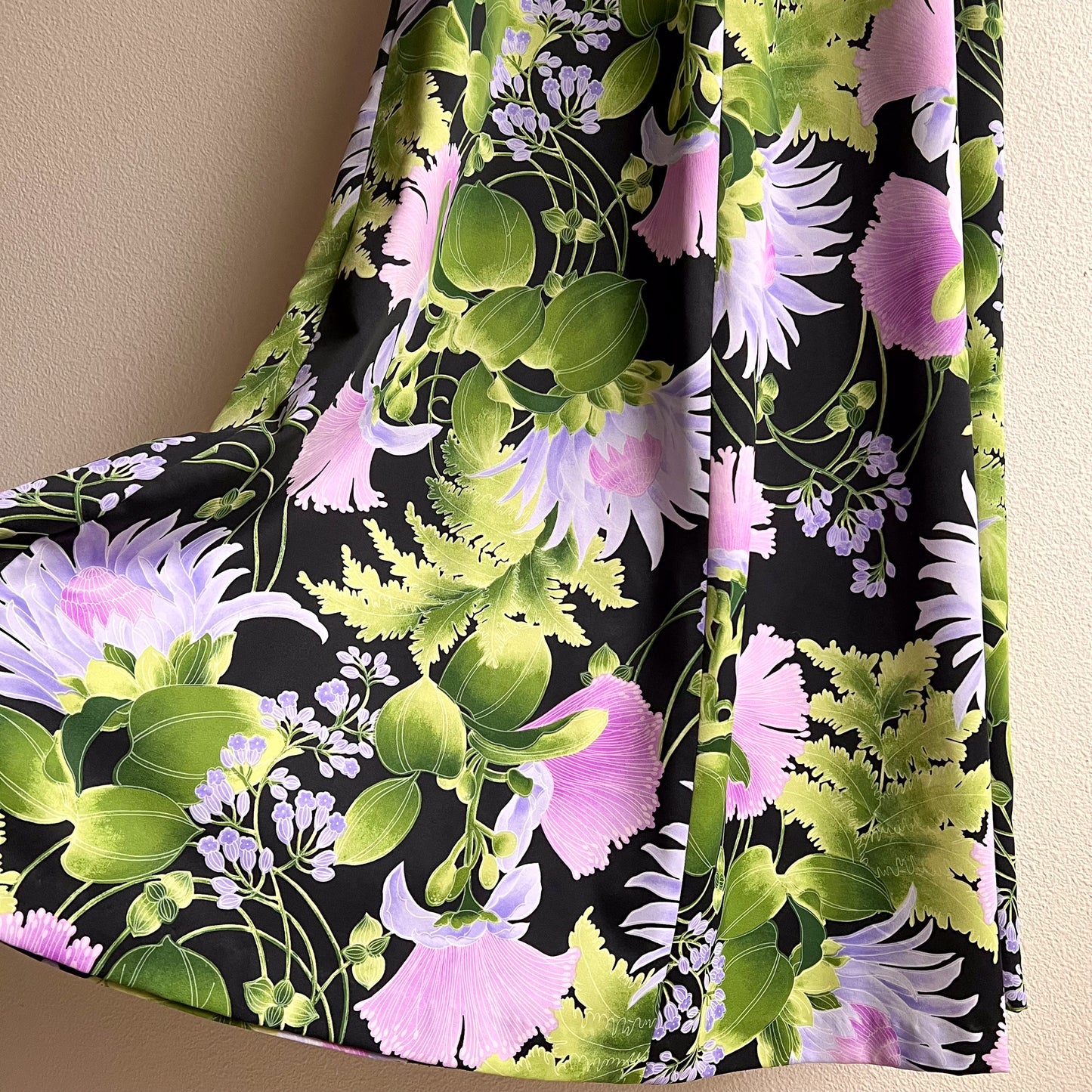 Gorgeous 1970s Purple and Green Hawaiian Maxi Dress (M)